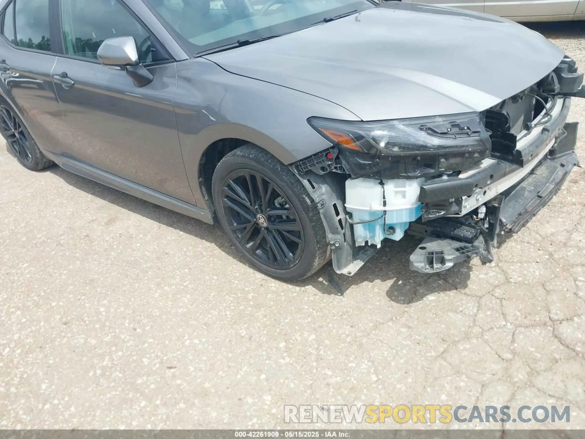 18 Photograph of a damaged car 4T1DAACK8SU506796 TOYOTA CAMRY 2025