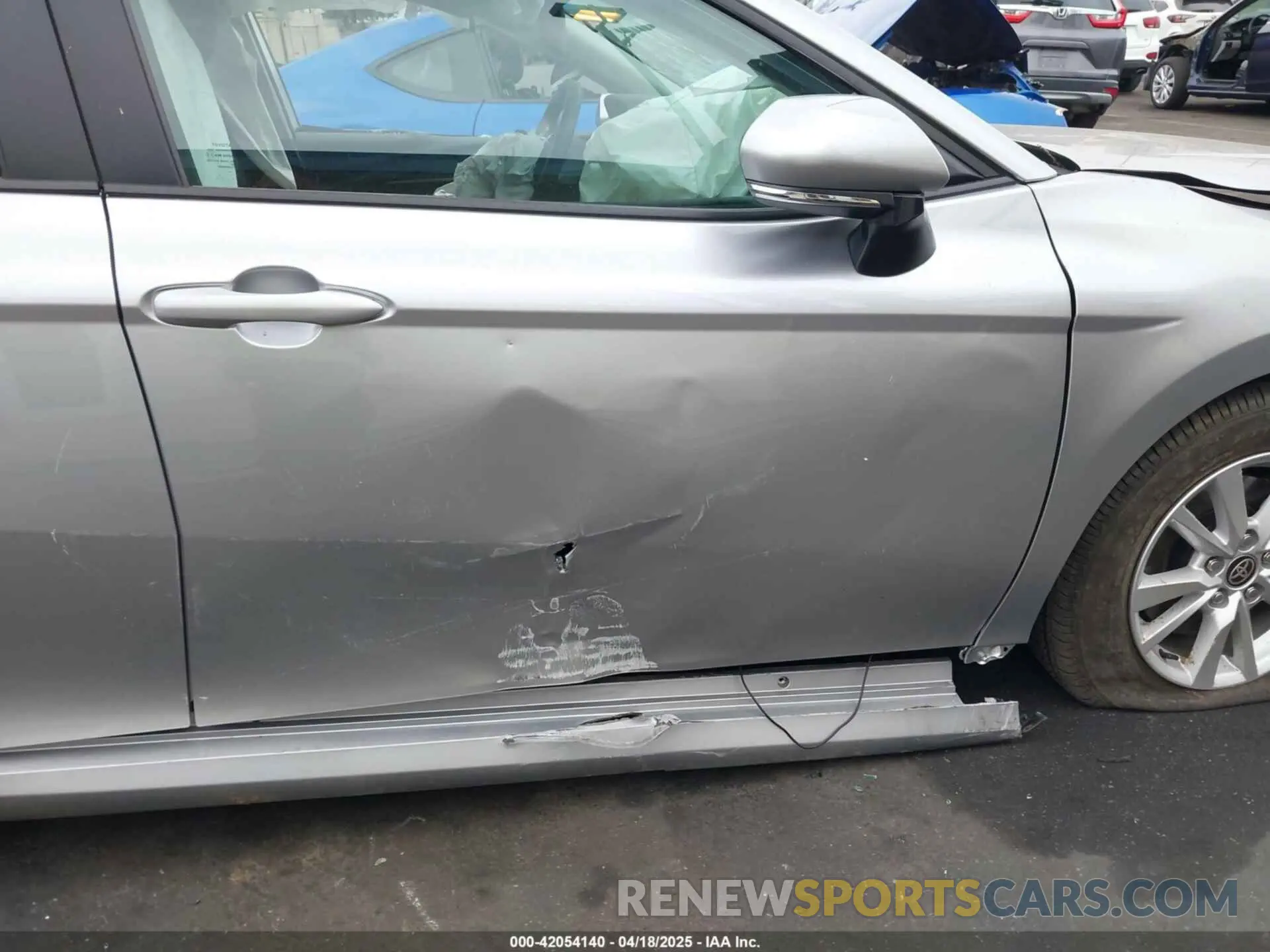 18 Photograph of a damaged car 4T1DAACK8SU507575 TOYOTA CAMRY 2025