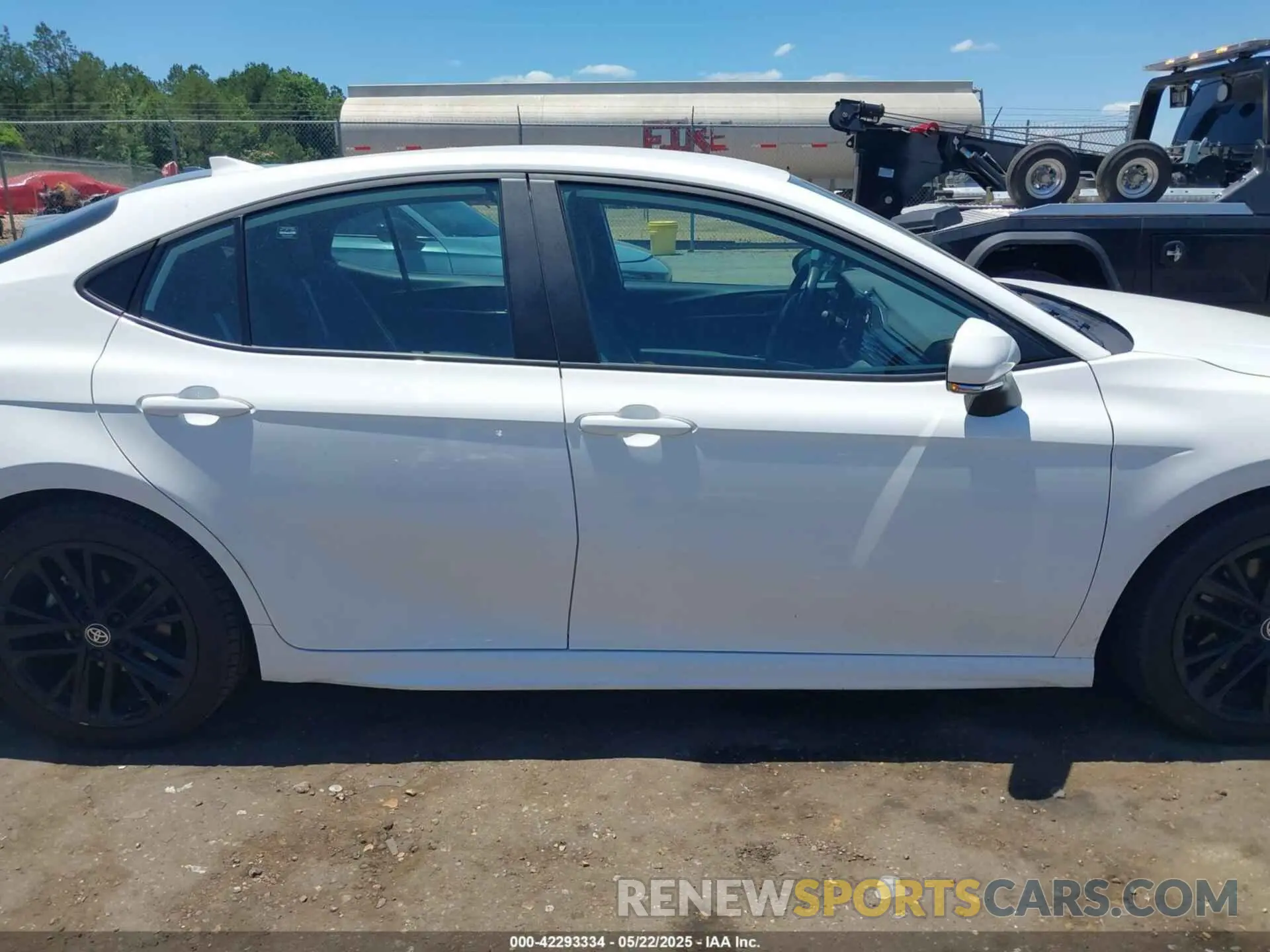 13 Photograph of a damaged car 4T1DAACK8SU517510 TOYOTA CAMRY 2025