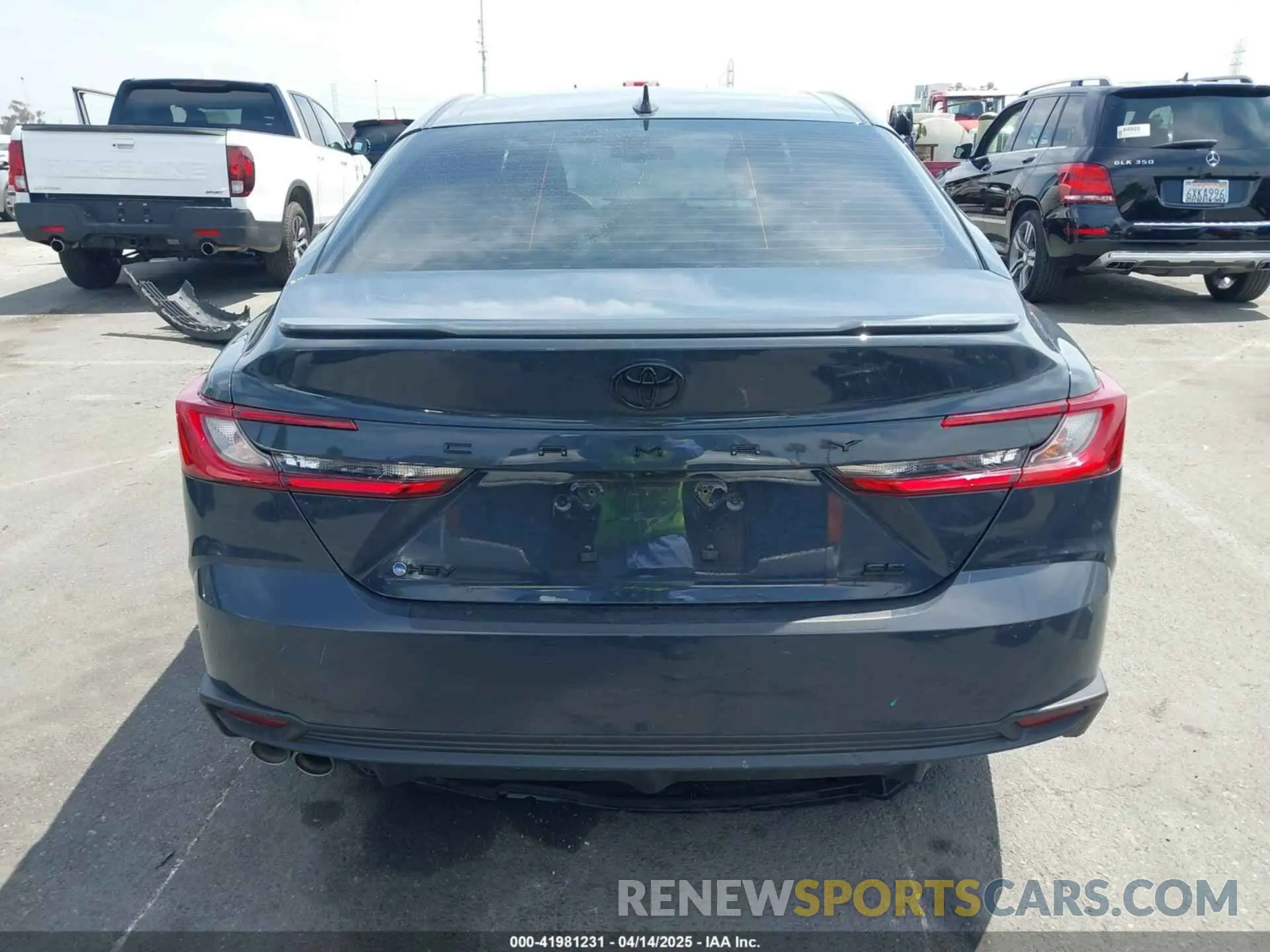 17 Photograph of a damaged car 4T1DAACK8SU546764 TOYOTA CAMRY 2025