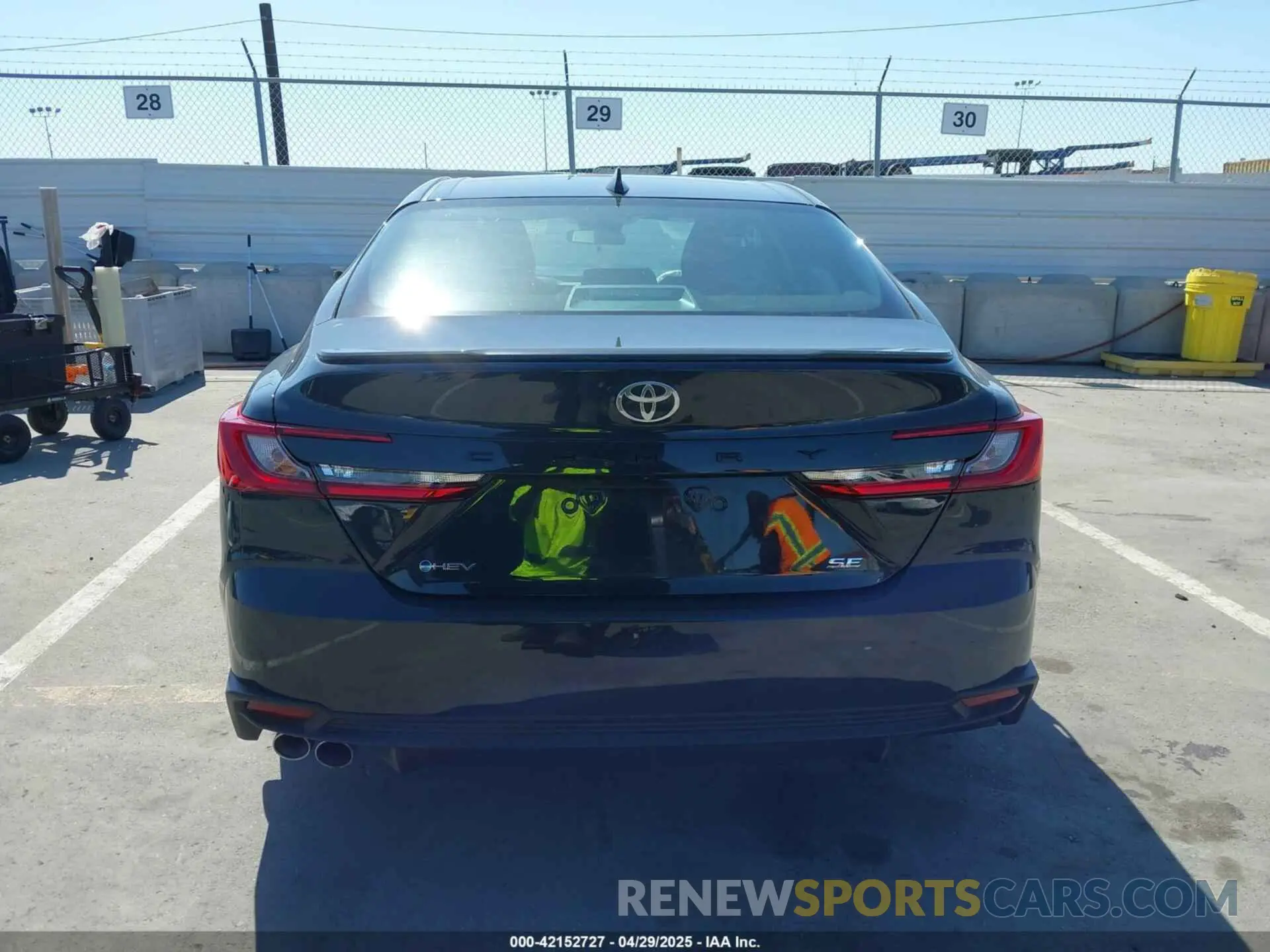 16 Photograph of a damaged car 4T1DAACK8SU570482 TOYOTA CAMRY 2025