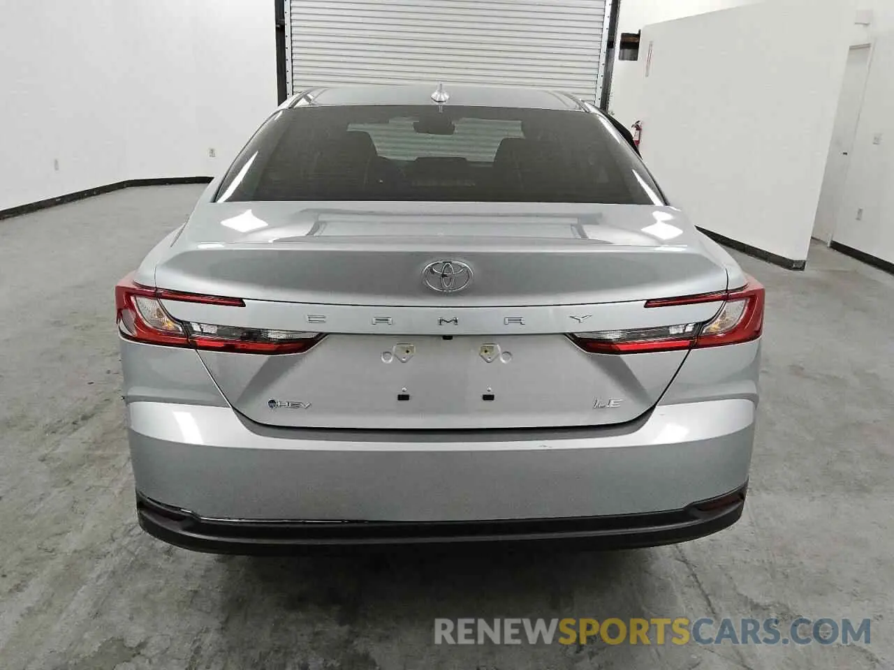 6 Photograph of a damaged car 4T1DAACK9SU018473 TOYOTA CAMRY 2025