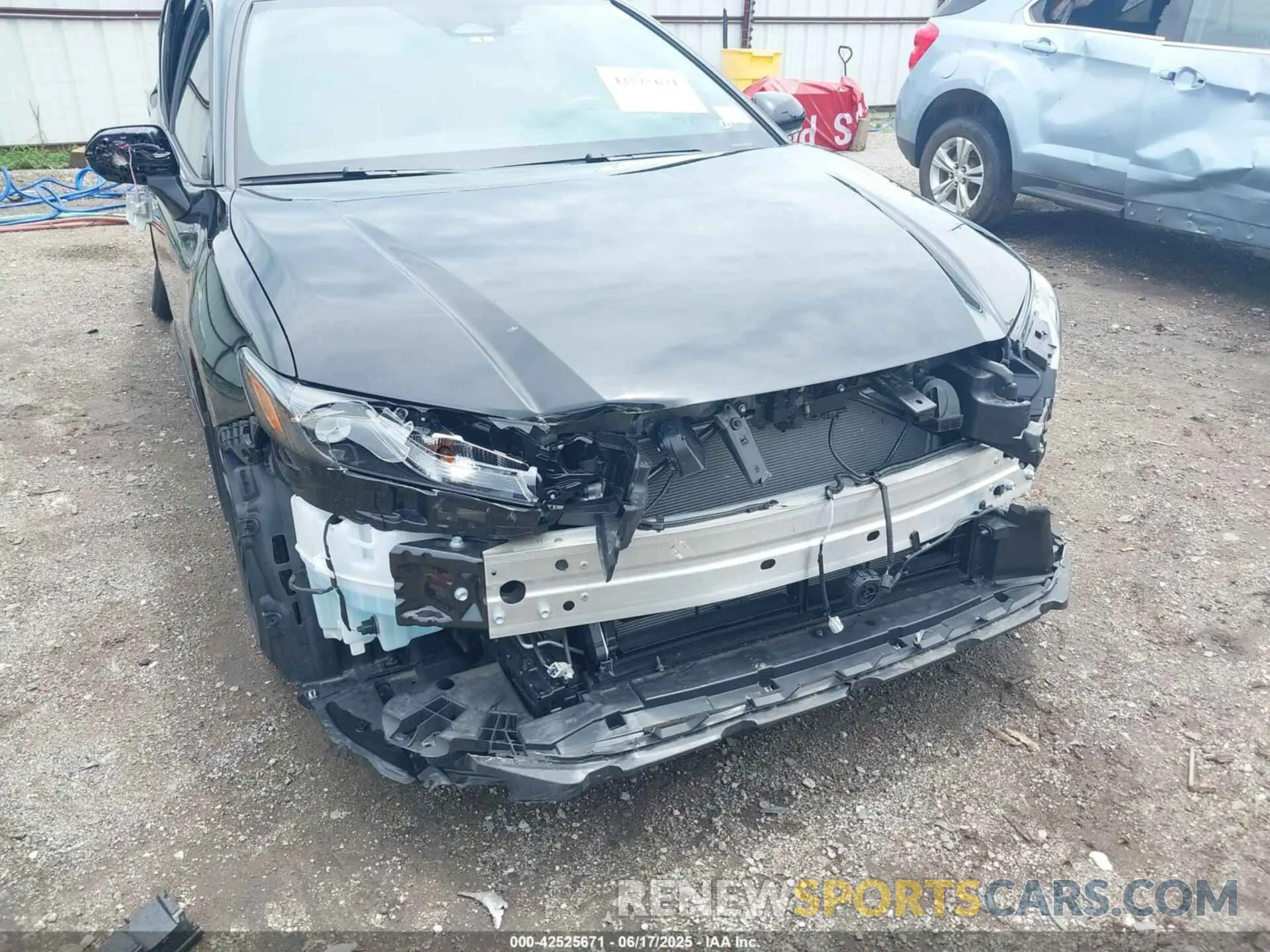 17 Photograph of a damaged car 4T1DAACK9SU067687 TOYOTA CAMRY 2025