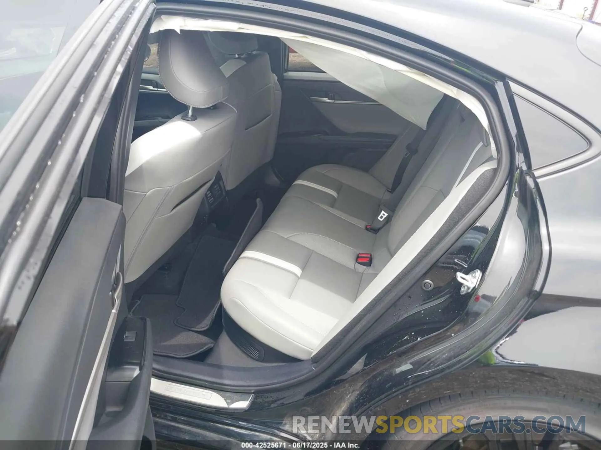 8 Photograph of a damaged car 4T1DAACK9SU067687 TOYOTA CAMRY 2025
