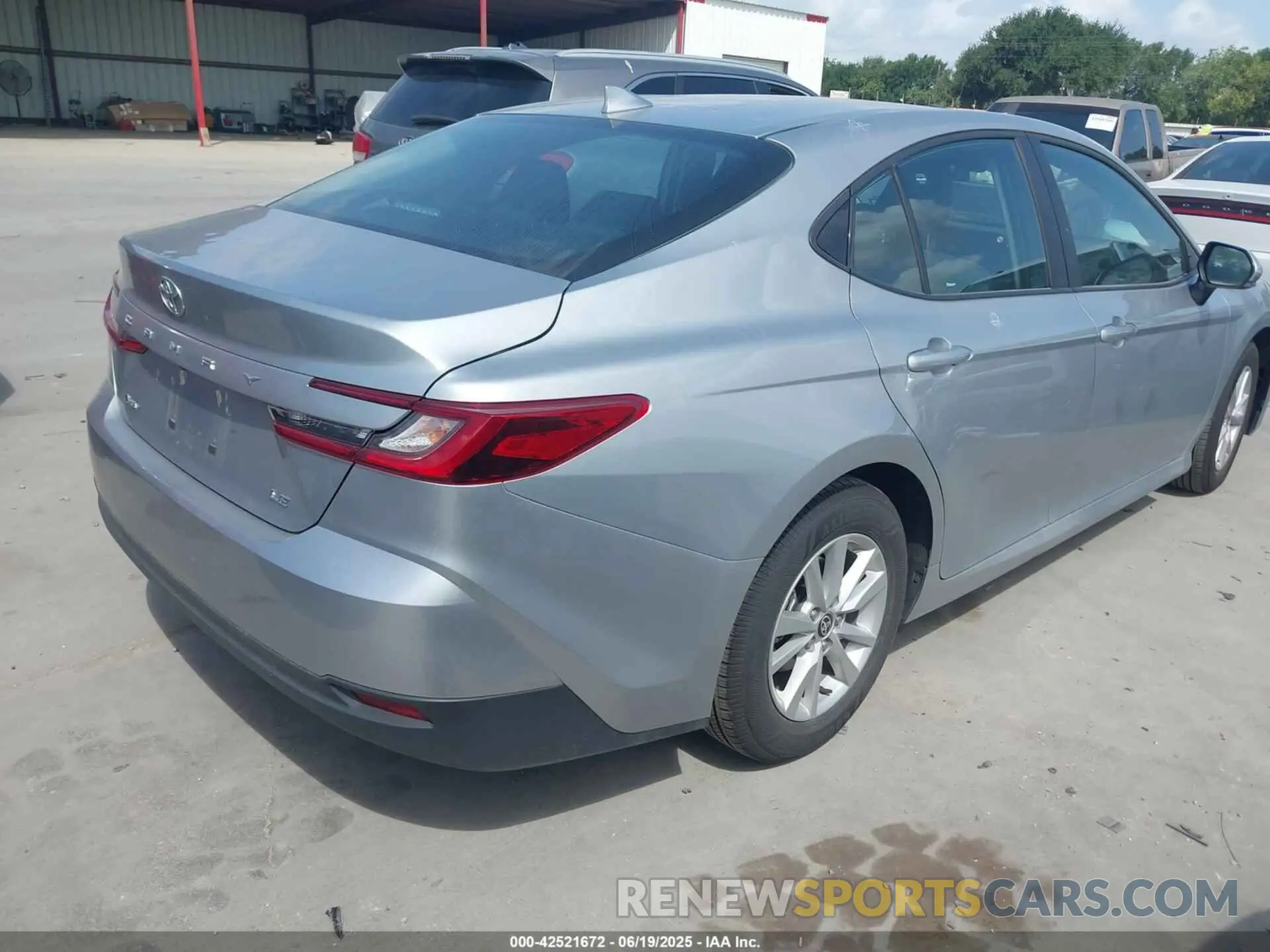 4 Photograph of a damaged car 4T1DAACK9SU089513 TOYOTA CAMRY 2025
