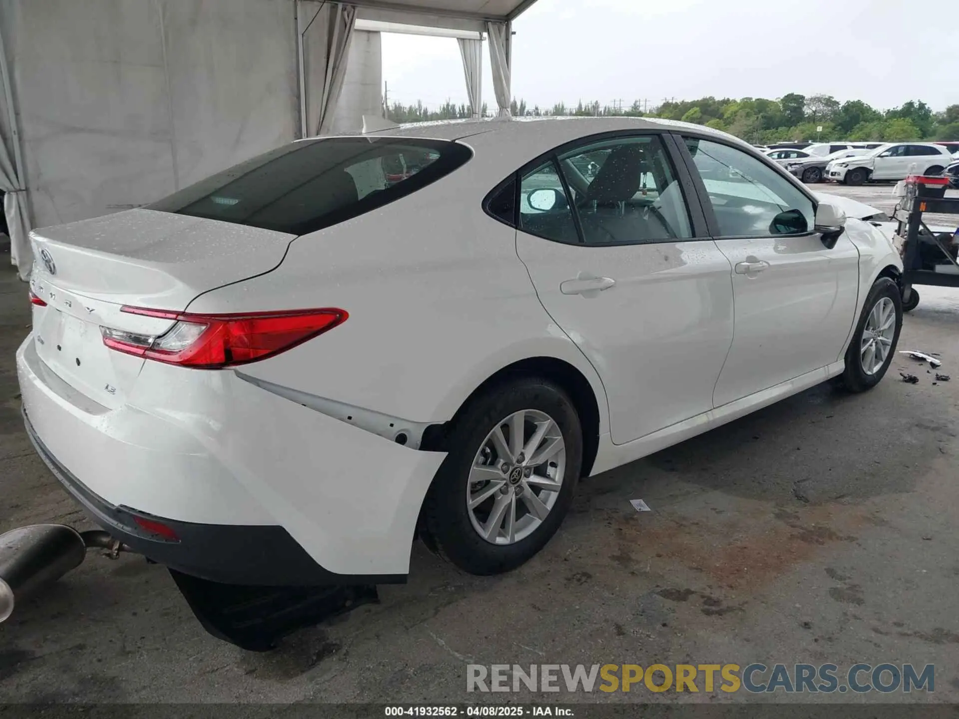 4 Photograph of a damaged car 4T1DAACK9SU112515 TOYOTA CAMRY 2025