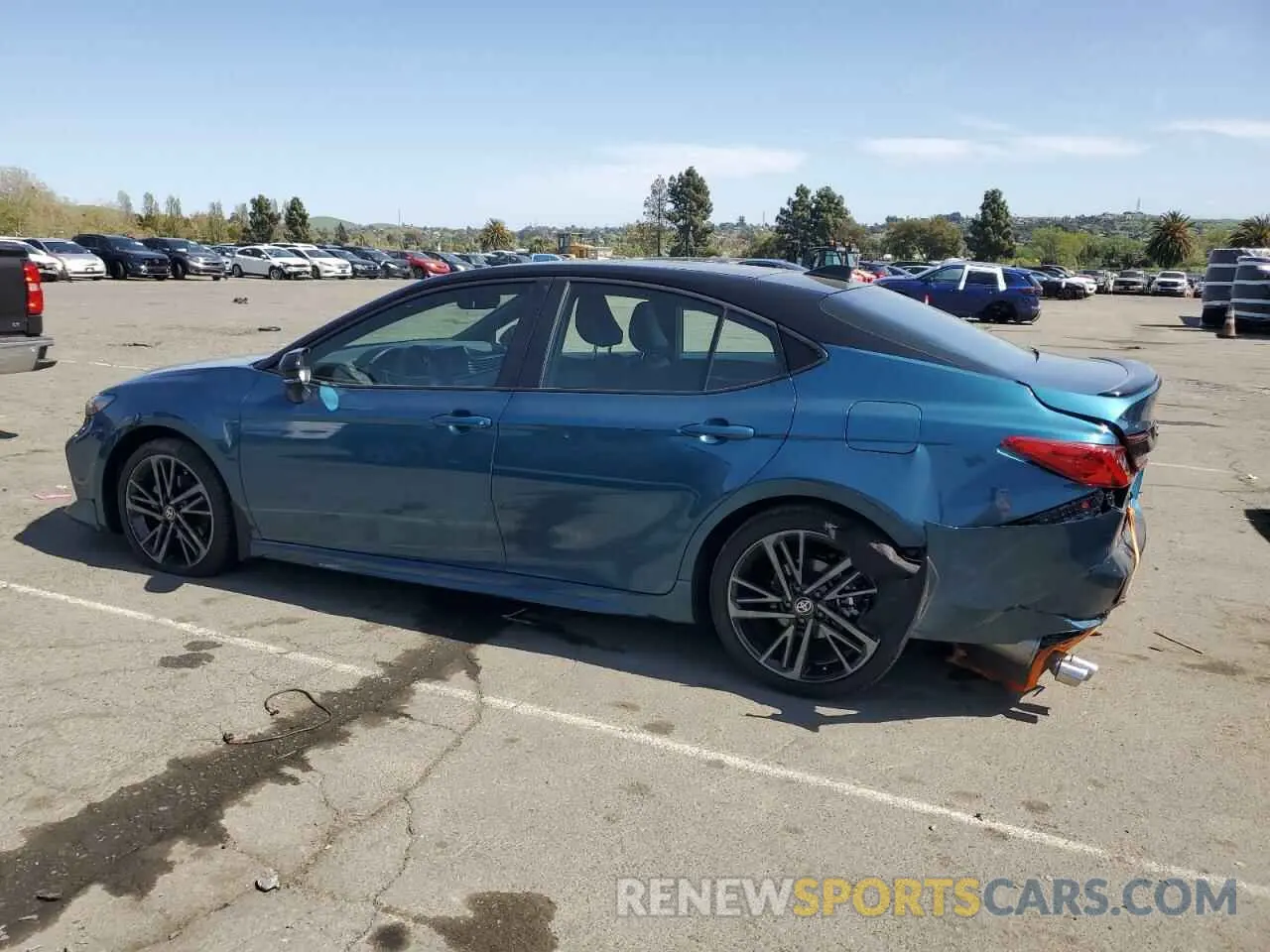 2 Photograph of a damaged car 4T1DAACK9SU122056 TOYOTA CAMRY 2025