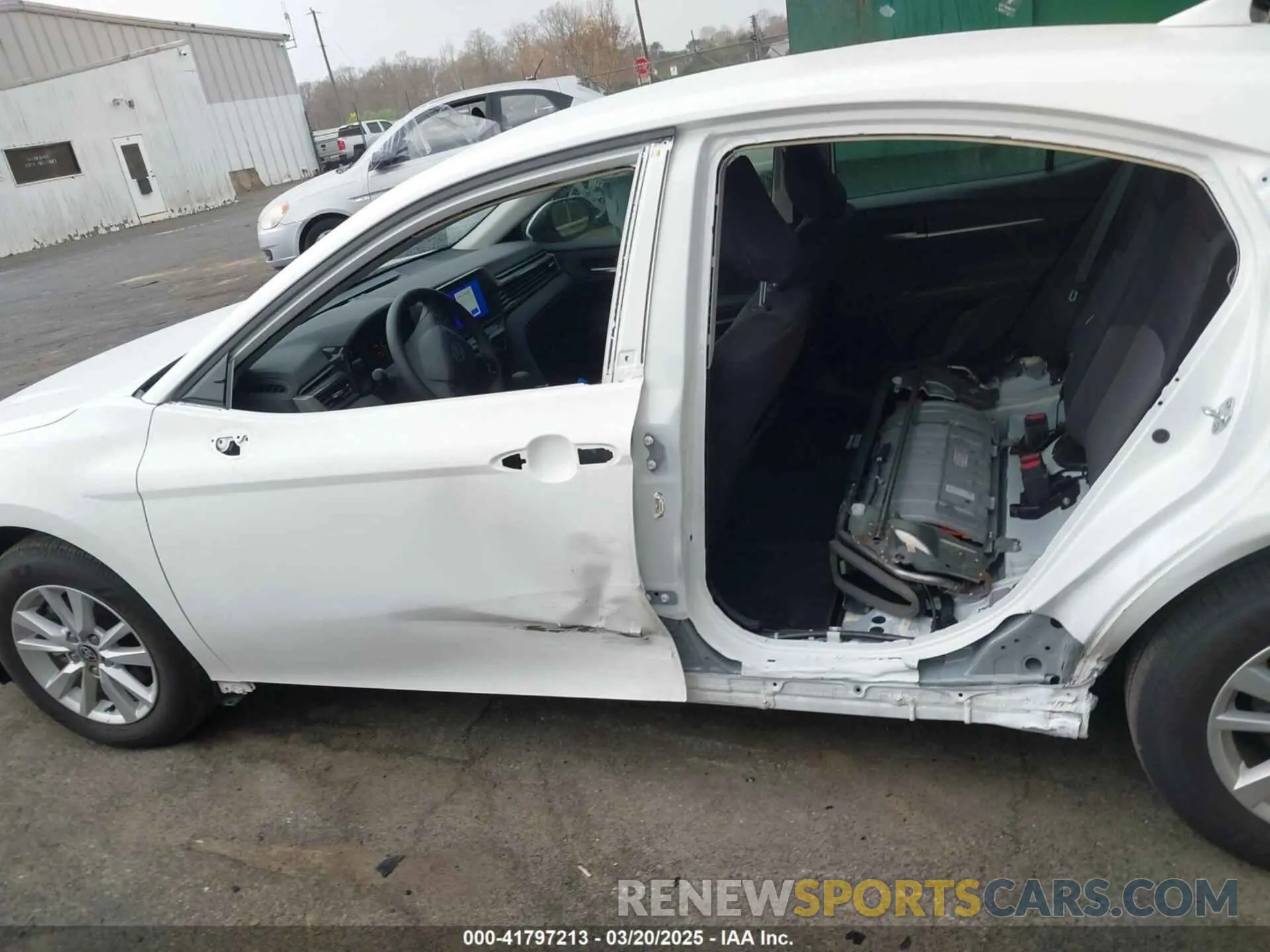 15 Photograph of a damaged car 4T1DAACK9SU503003 TOYOTA CAMRY 2025