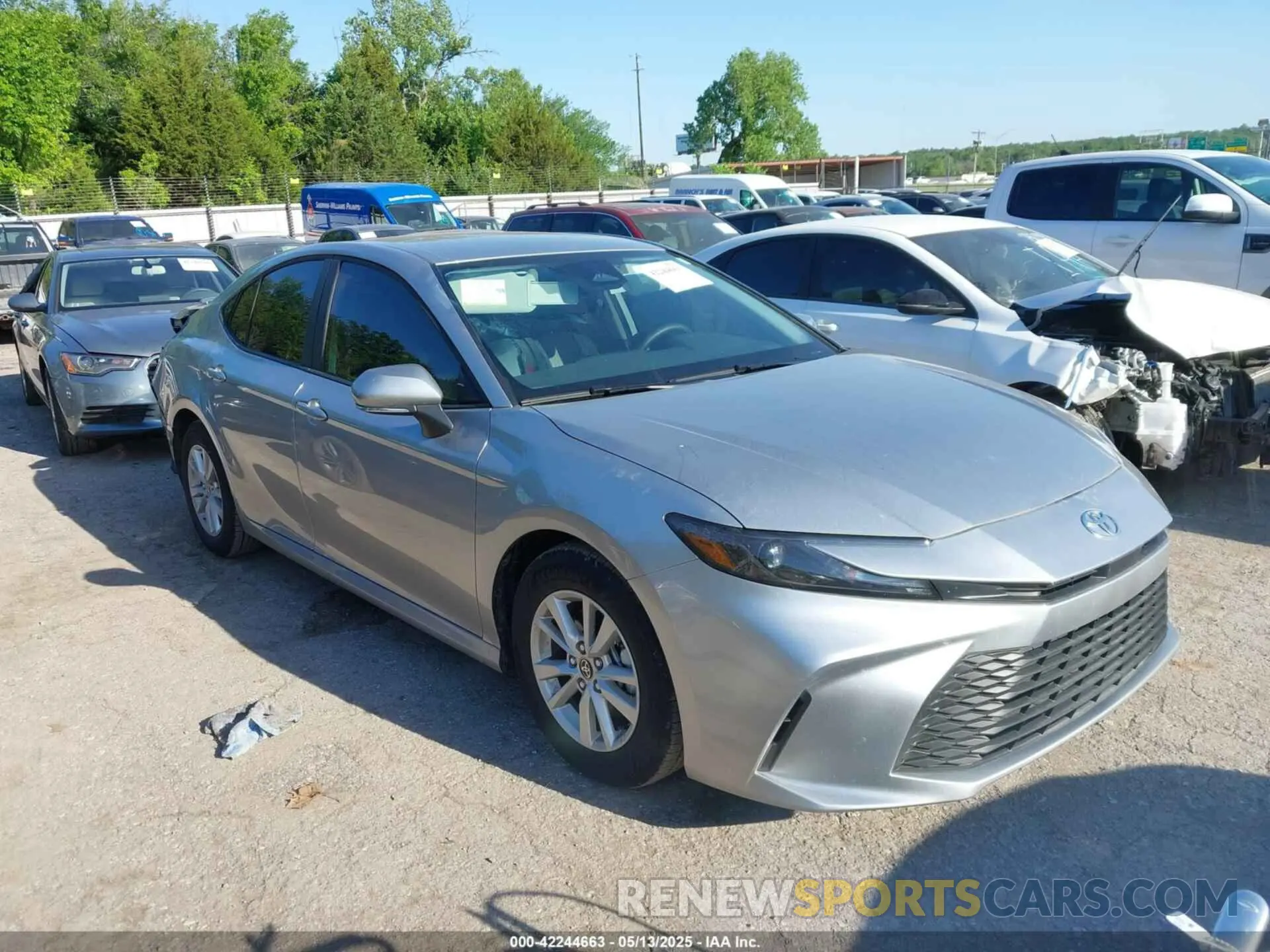 1 Photograph of a damaged car 4T1DAACK9SU560009 TOYOTA CAMRY 2025