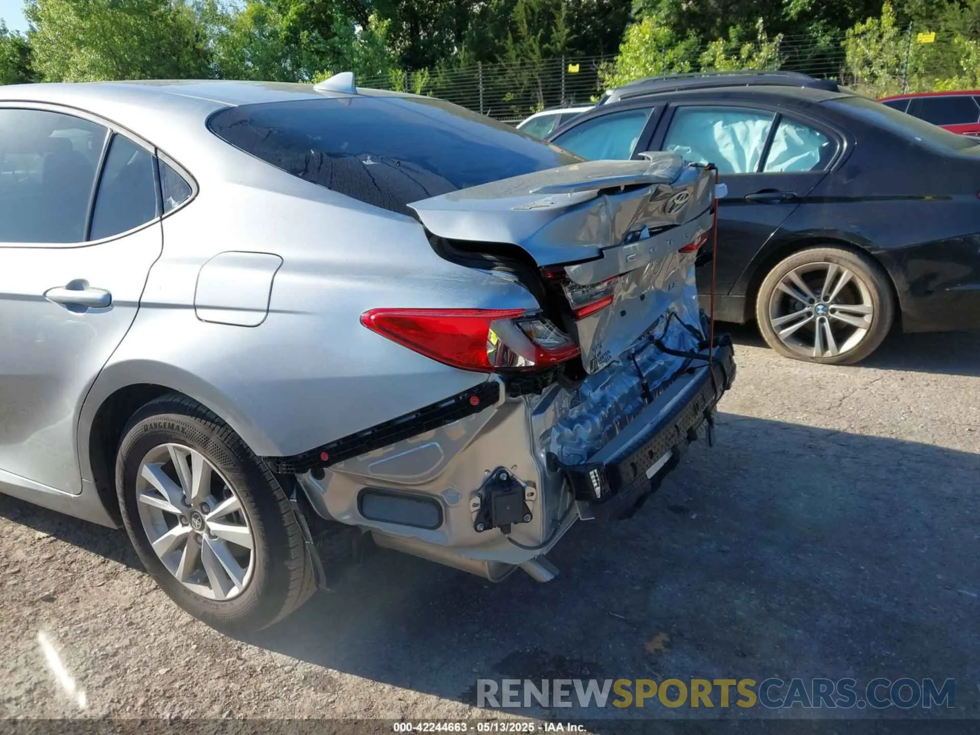 12 Photograph of a damaged car 4T1DAACK9SU560009 TOYOTA CAMRY 2025