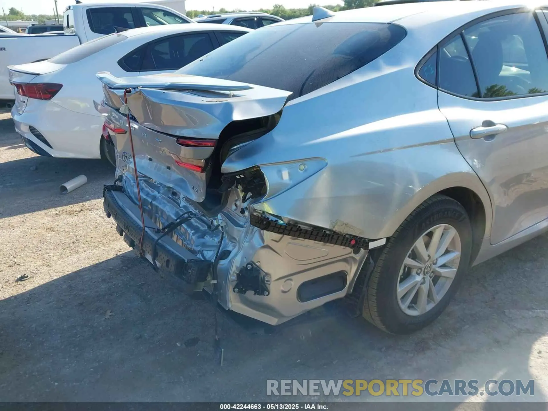 13 Photograph of a damaged car 4T1DAACK9SU560009 TOYOTA CAMRY 2025