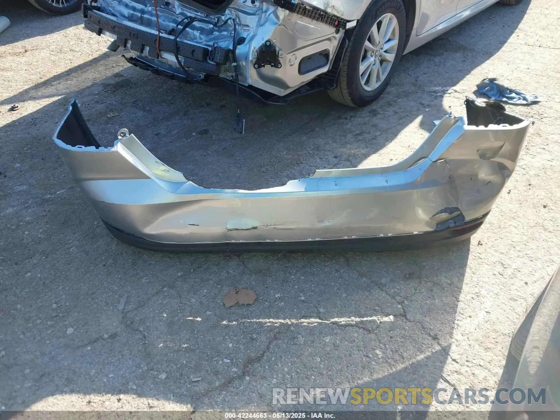 14 Photograph of a damaged car 4T1DAACK9SU560009 TOYOTA CAMRY 2025