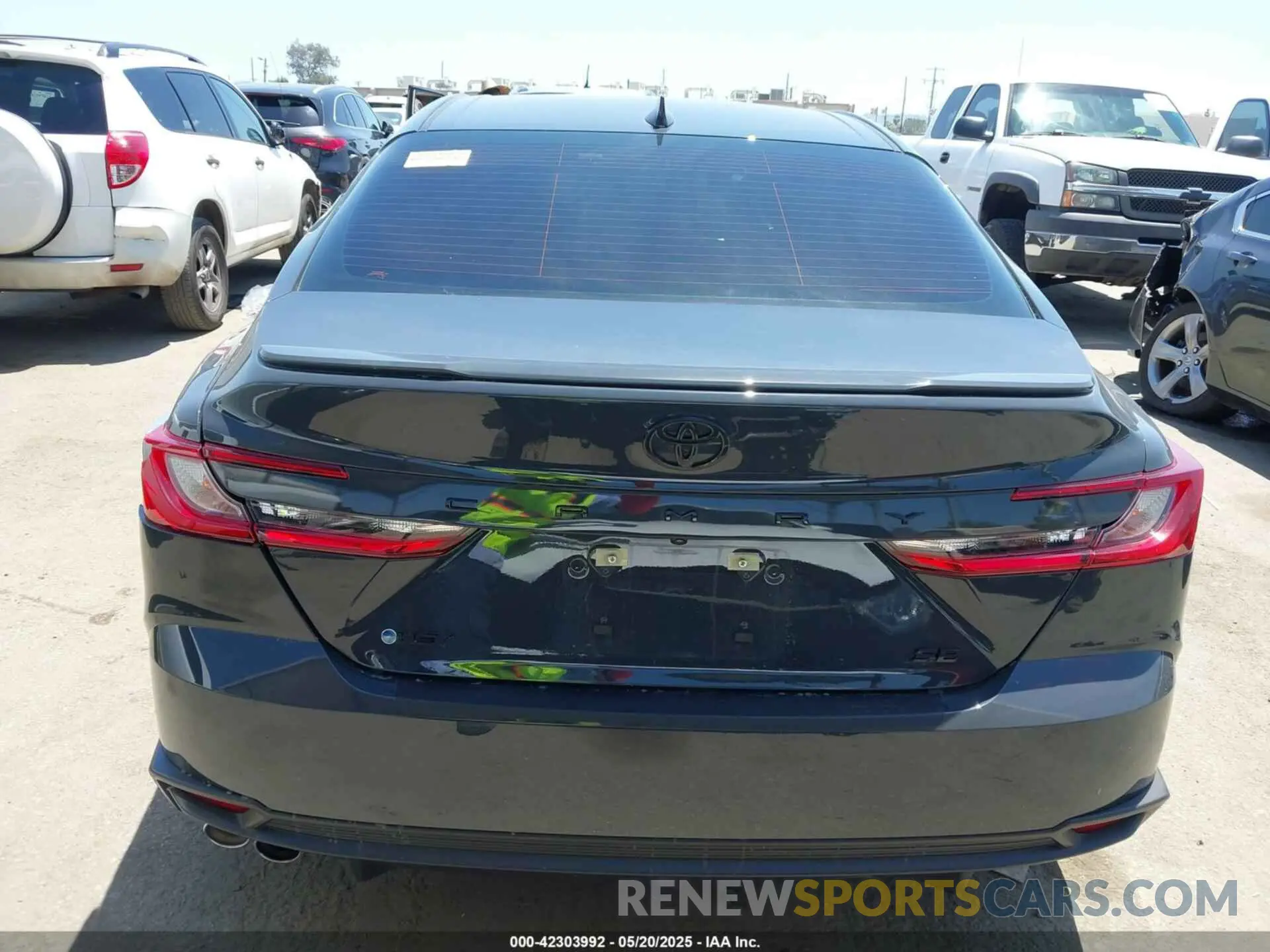 16 Photograph of a damaged car 4T1DAACK9SU566988 TOYOTA CAMRY 2025