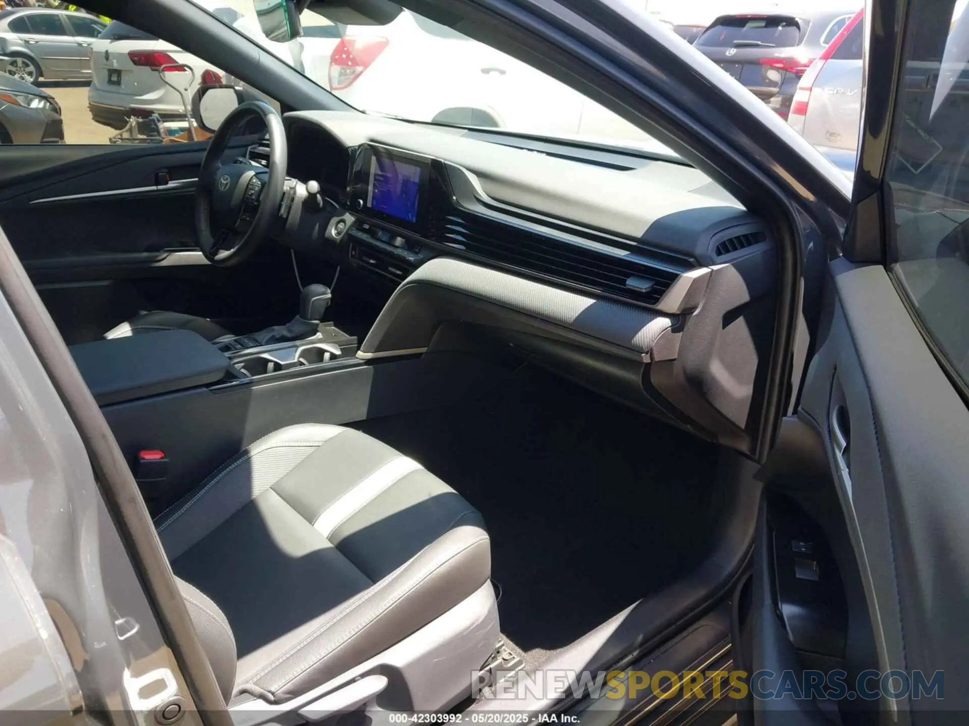 5 Photograph of a damaged car 4T1DAACK9SU566988 TOYOTA CAMRY 2025