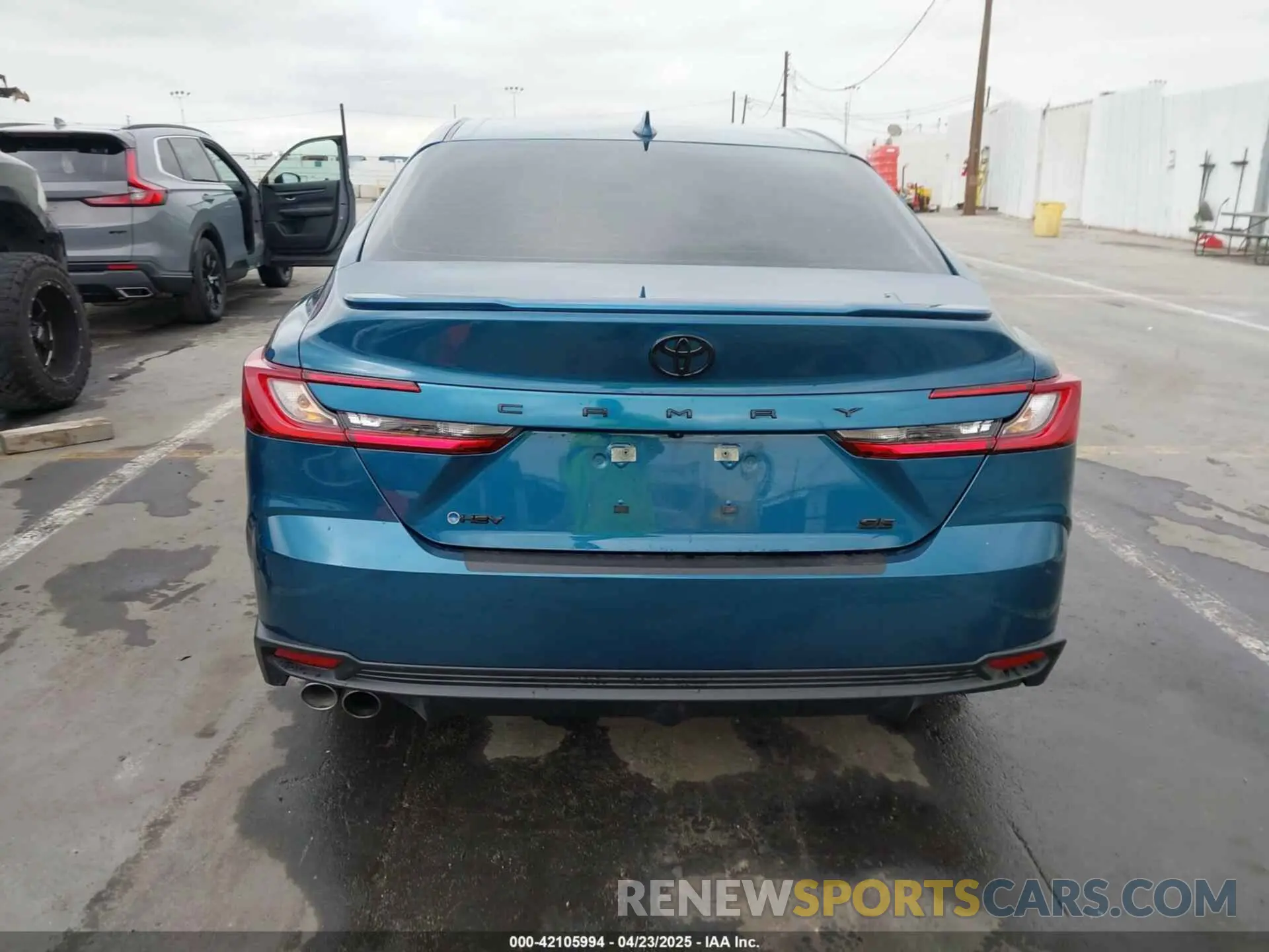 16 Photograph of a damaged car 4T1DAACK9SU570670 TOYOTA CAMRY 2025