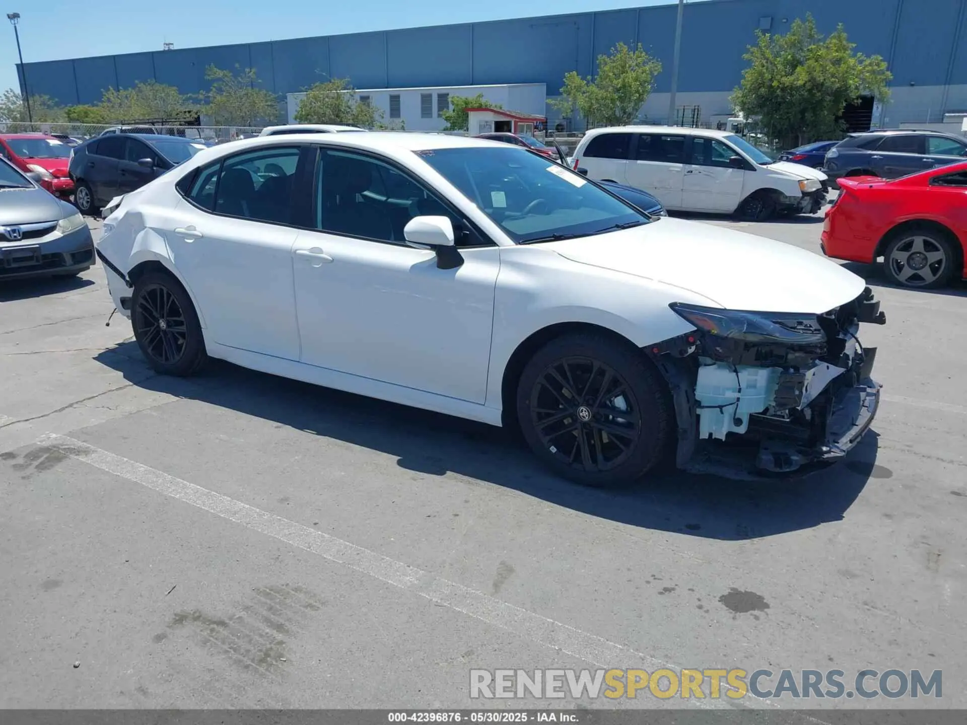 1 Photograph of a damaged car 4T1DAACK9SU575674 TOYOTA CAMRY 2025
