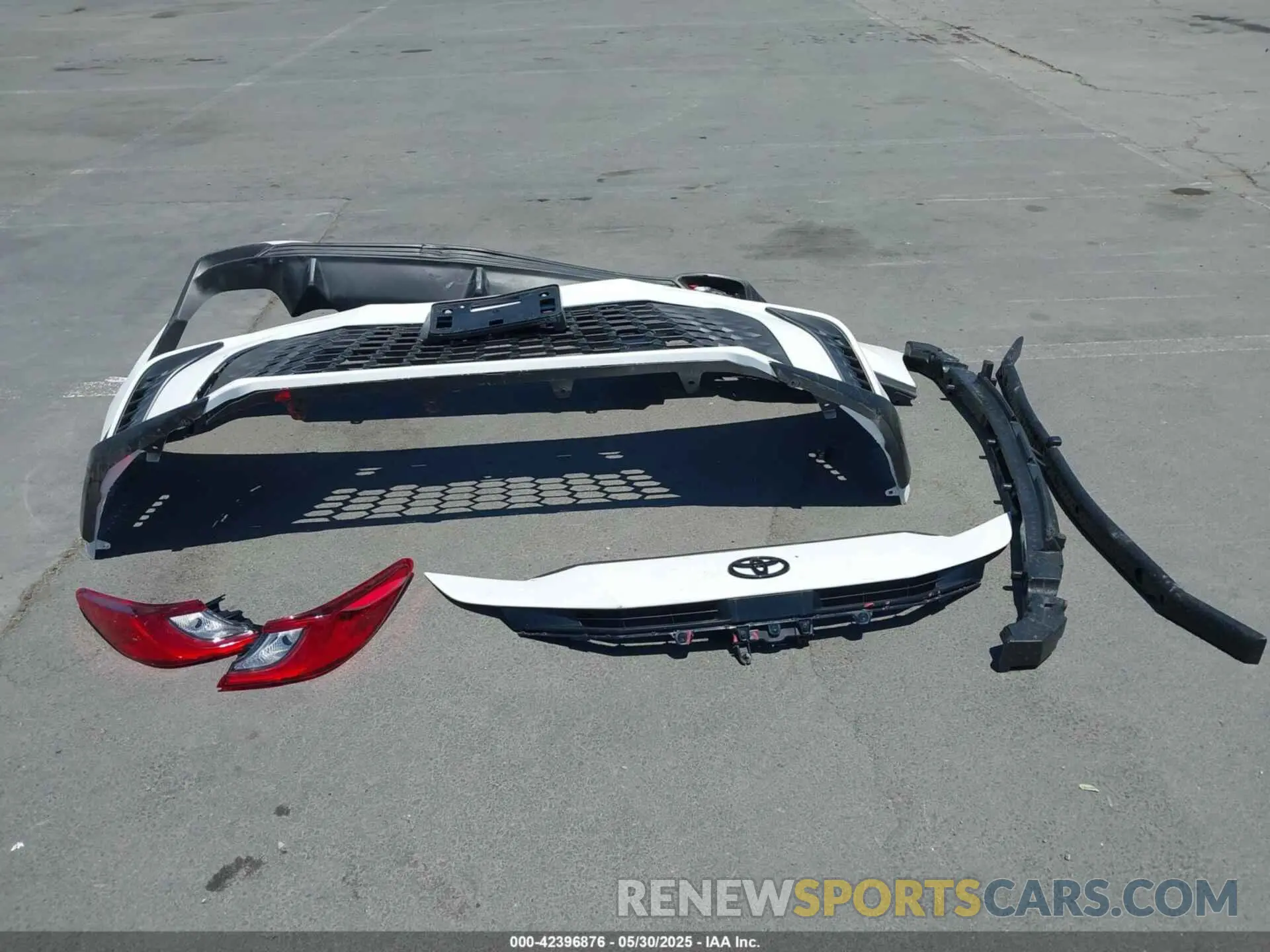 12 Photograph of a damaged car 4T1DAACK9SU575674 TOYOTA CAMRY 2025