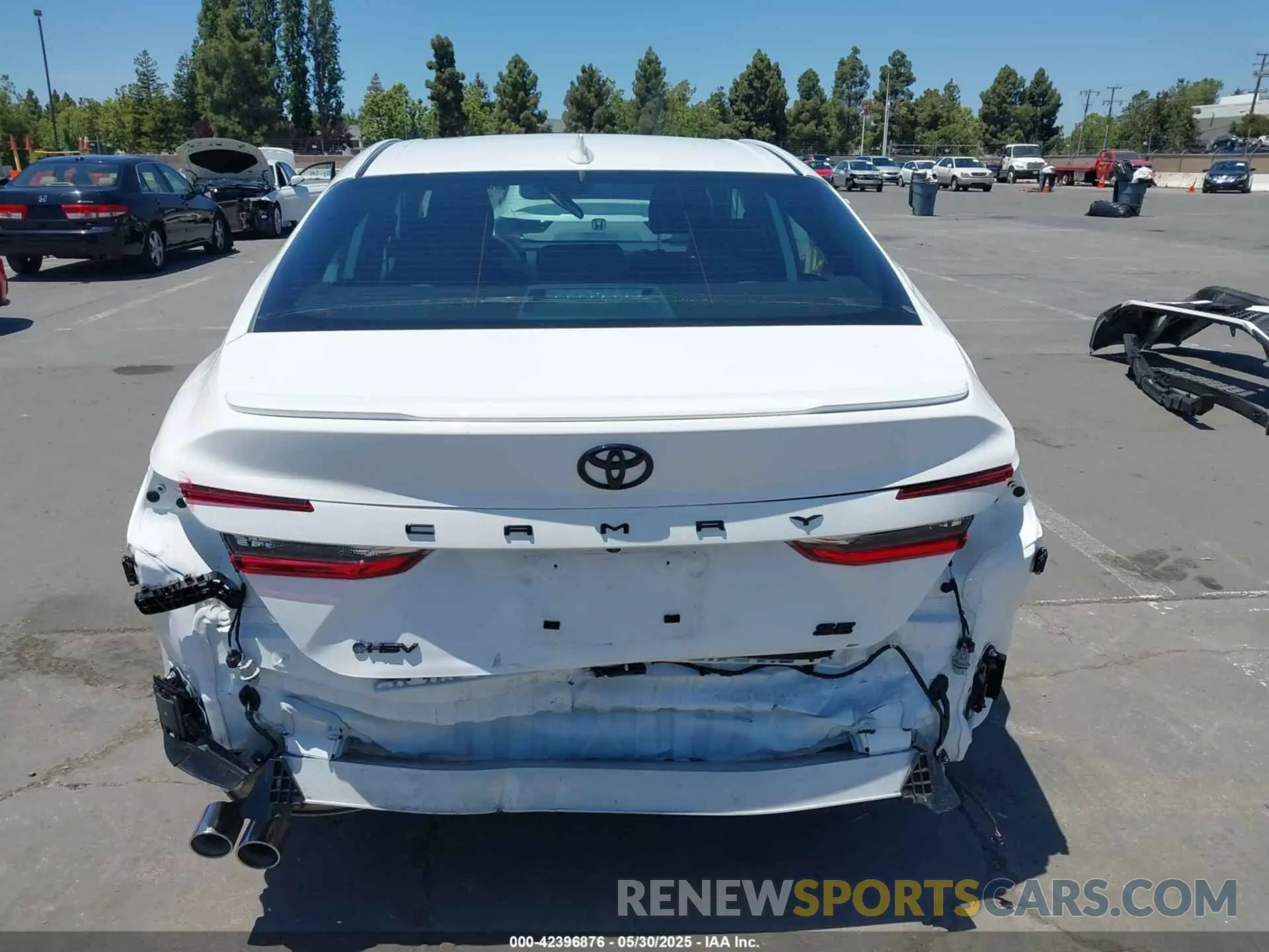 17 Photograph of a damaged car 4T1DAACK9SU575674 TOYOTA CAMRY 2025