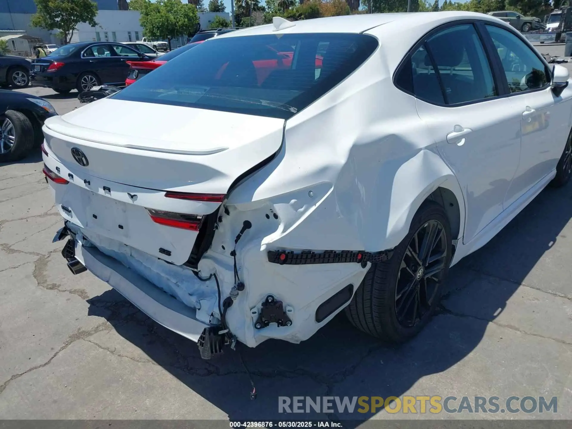 6 Photograph of a damaged car 4T1DAACK9SU575674 TOYOTA CAMRY 2025