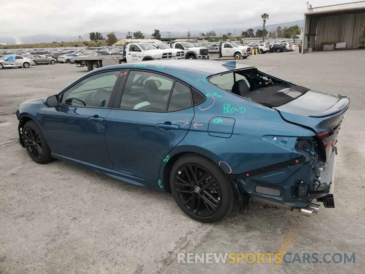 2 Photograph of a damaged car 4T1DAACK9SU577571 TOYOTA CAMRY 2025