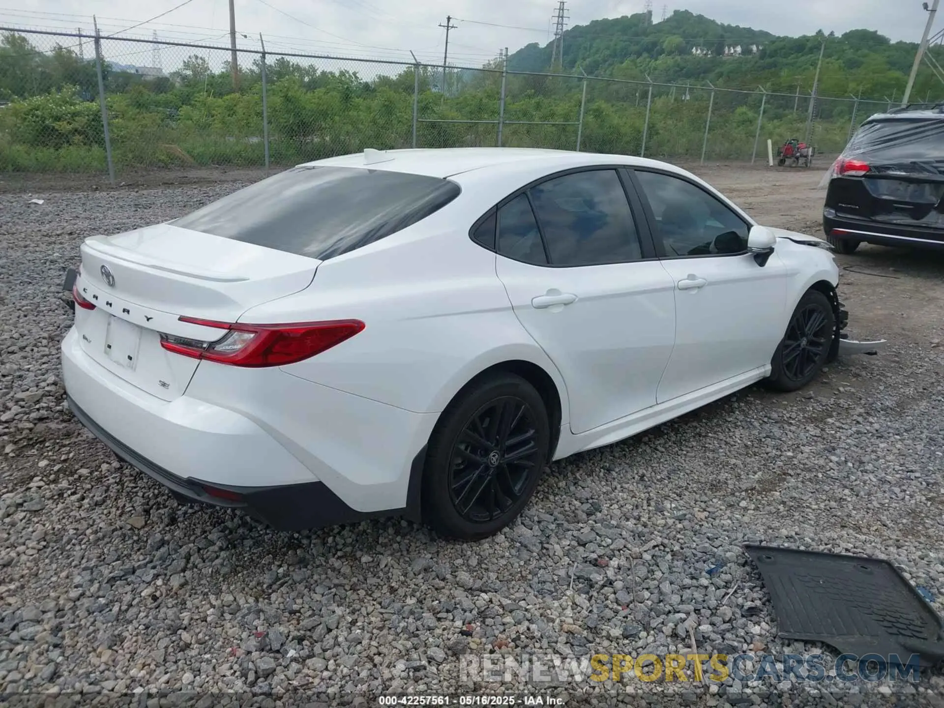 4 Photograph of a damaged car 4T1DAACK9SU582804 TOYOTA CAMRY 2025