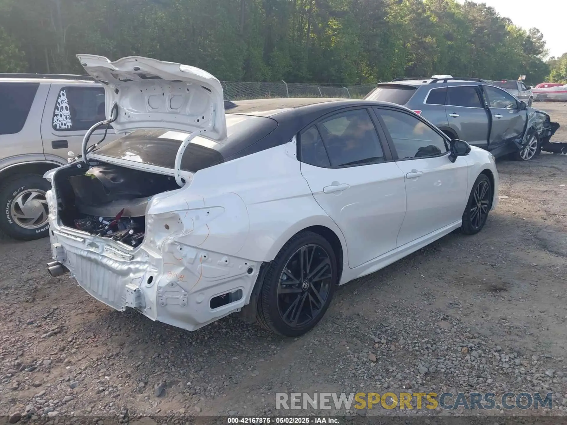 4 Photograph of a damaged car 4T1DAACKXSU032799 TOYOTA CAMRY 2025