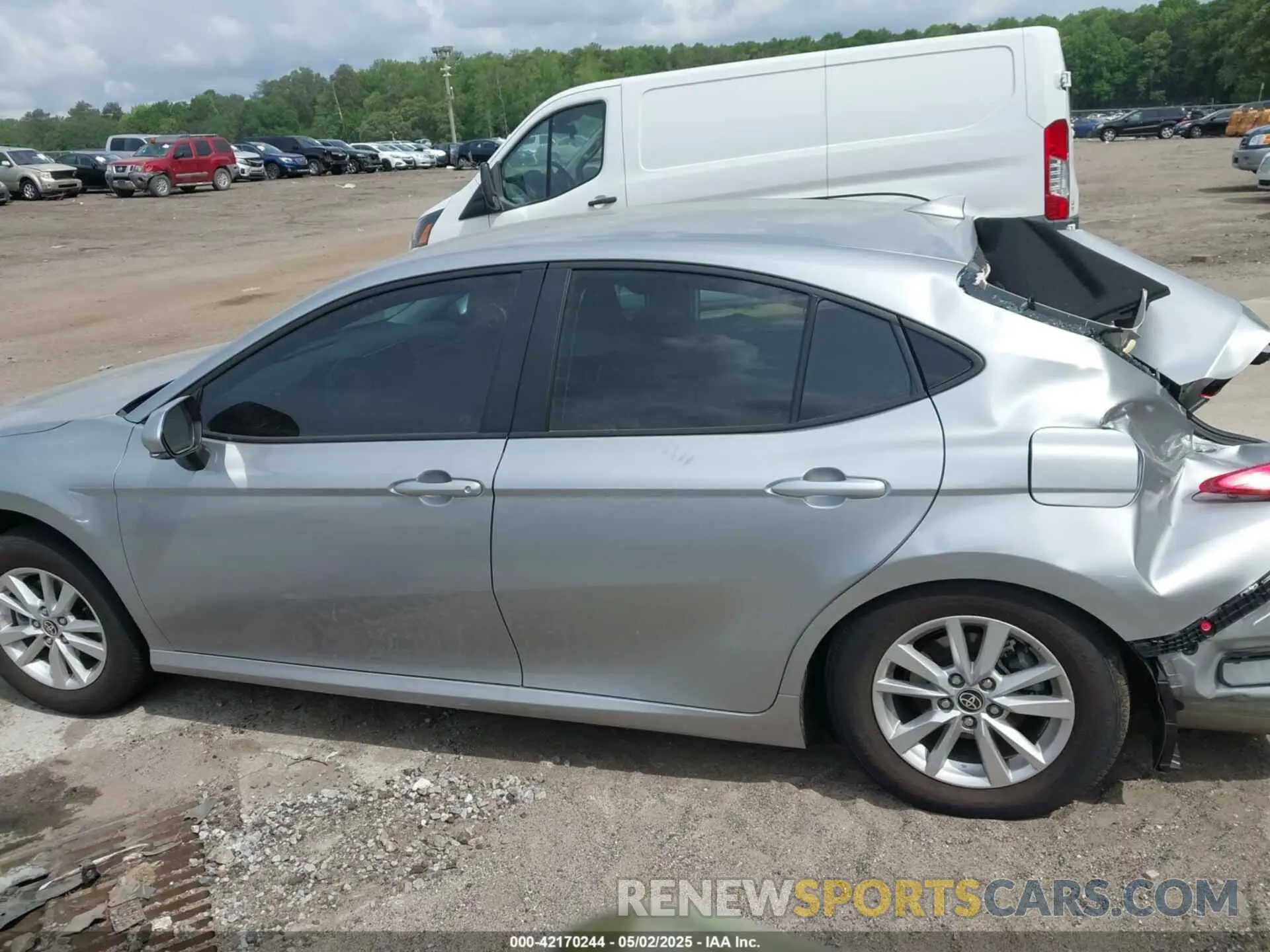 14 Photograph of a damaged car 4T1DAACKXSU037811 TOYOTA CAMRY 2025