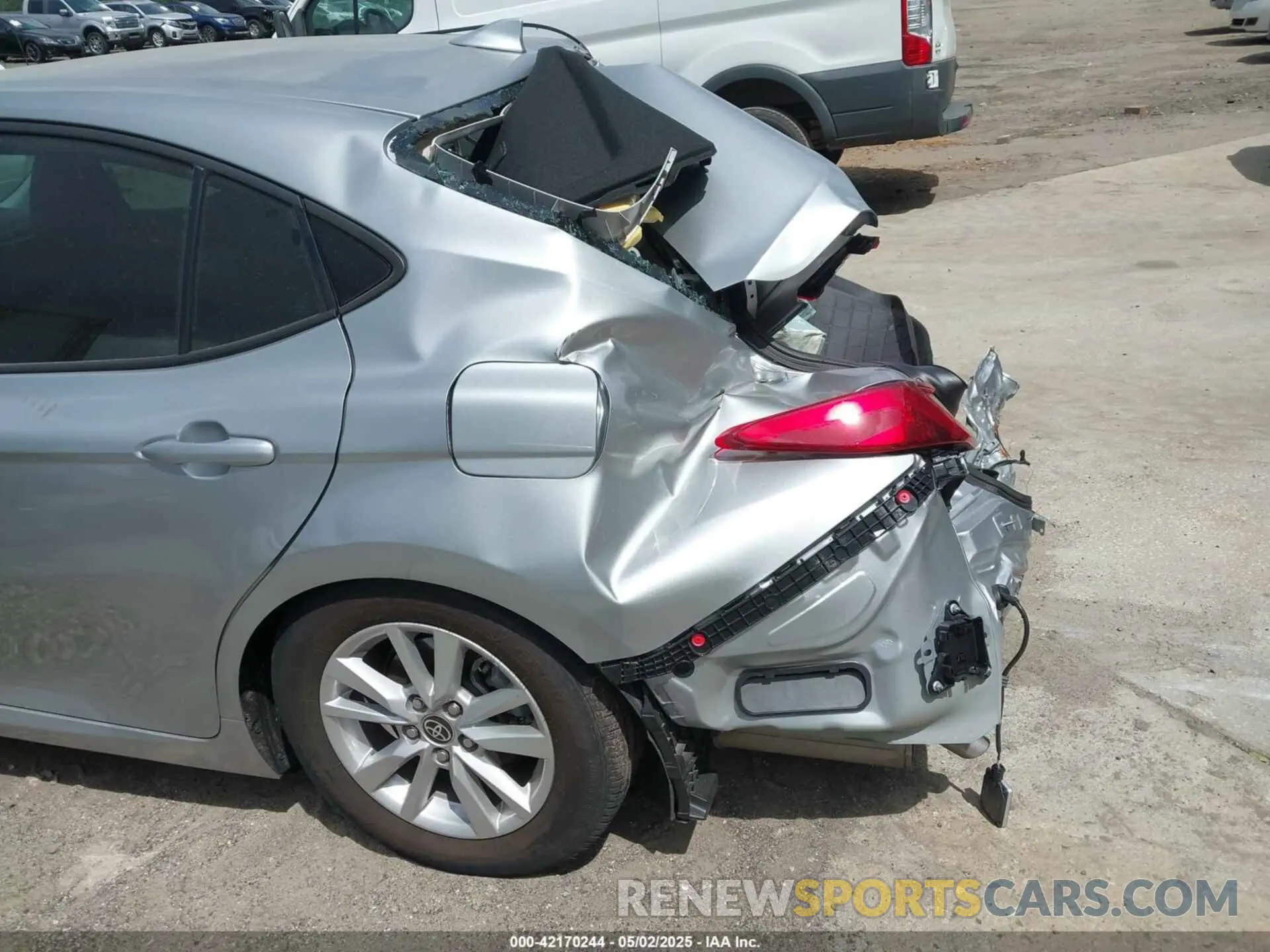20 Photograph of a damaged car 4T1DAACKXSU037811 TOYOTA CAMRY 2025