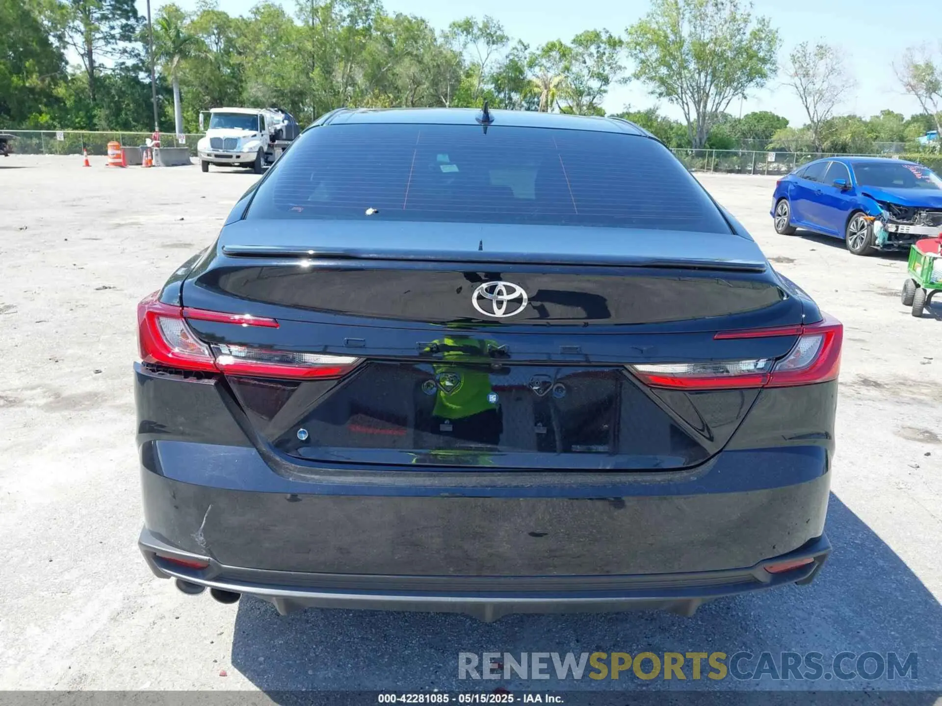 17 Photograph of a damaged car 4T1DAACKXSU102317 TOYOTA CAMRY 2025
