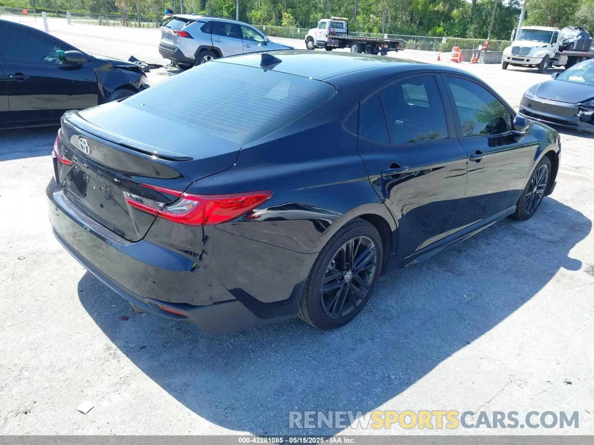 4 Photograph of a damaged car 4T1DAACKXSU102317 TOYOTA CAMRY 2025