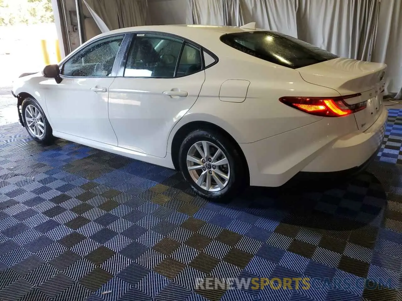 2 Photograph of a damaged car 4T1DAACKXSU501647 TOYOTA CAMRY 2025