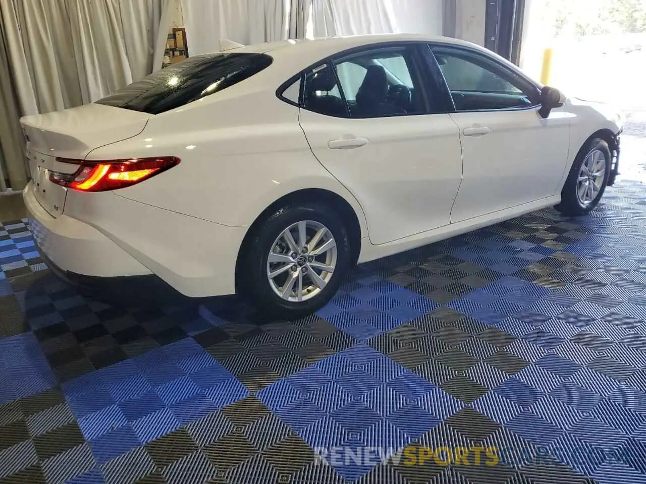 3 Photograph of a damaged car 4T1DAACKXSU501647 TOYOTA CAMRY 2025
