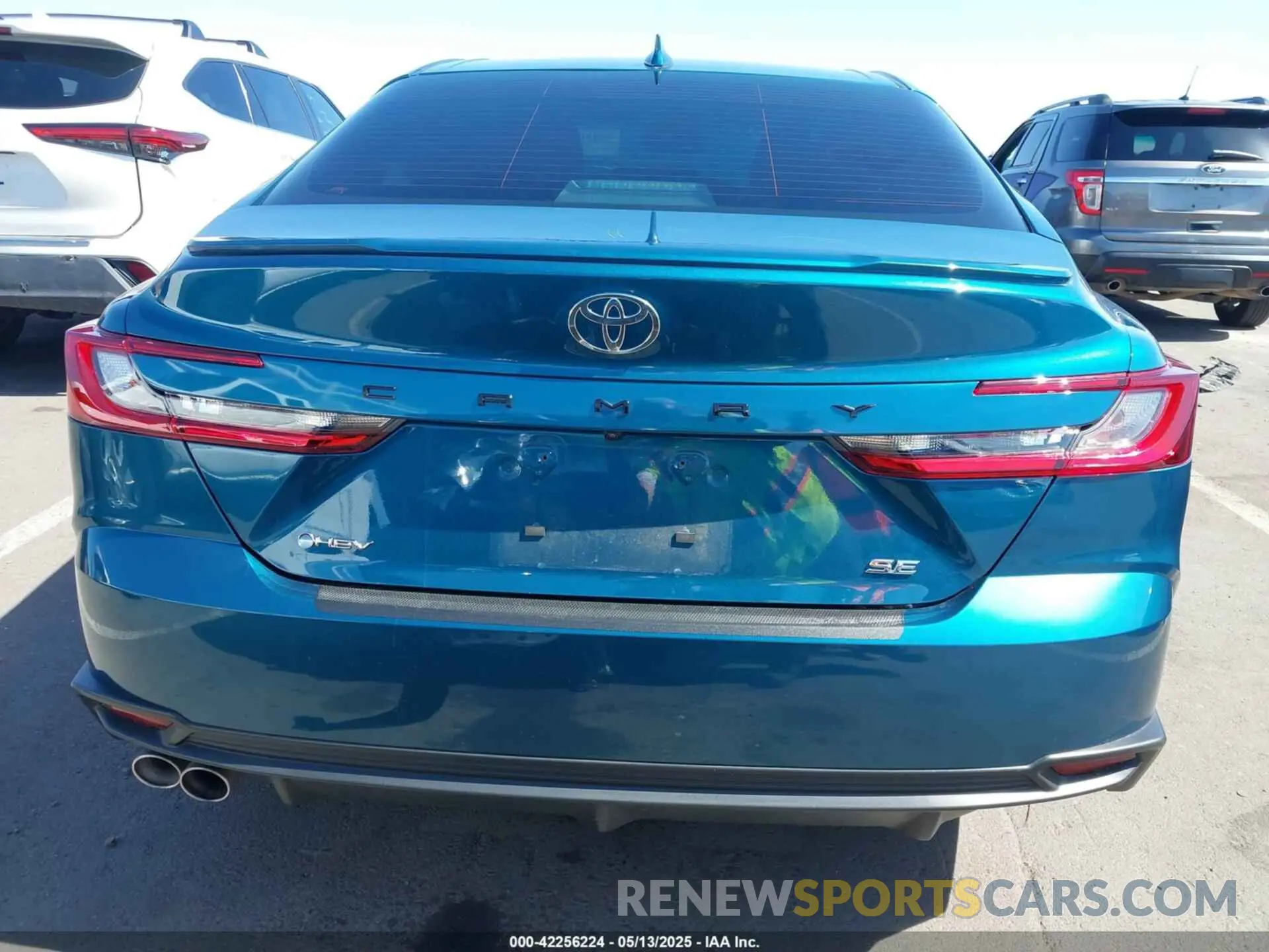 17 Photograph of a damaged car 4T1DAACKXSU505309 TOYOTA CAMRY 2025