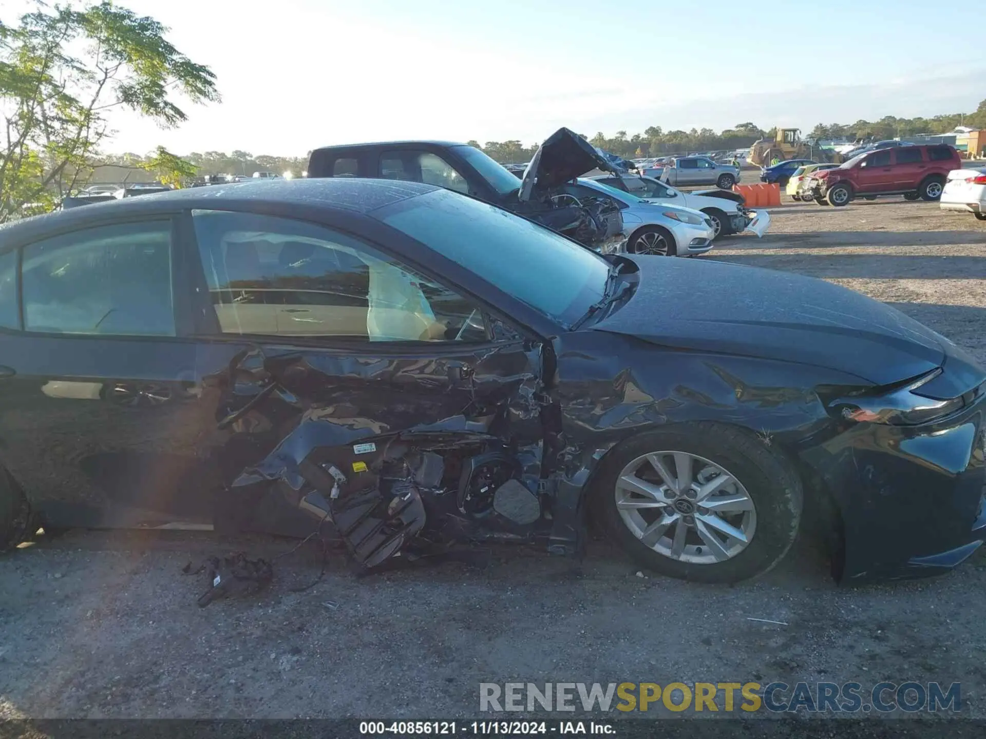 13 Photograph of a damaged car 4T1DAACKXSU533370 TOYOTA CAMRY 2025