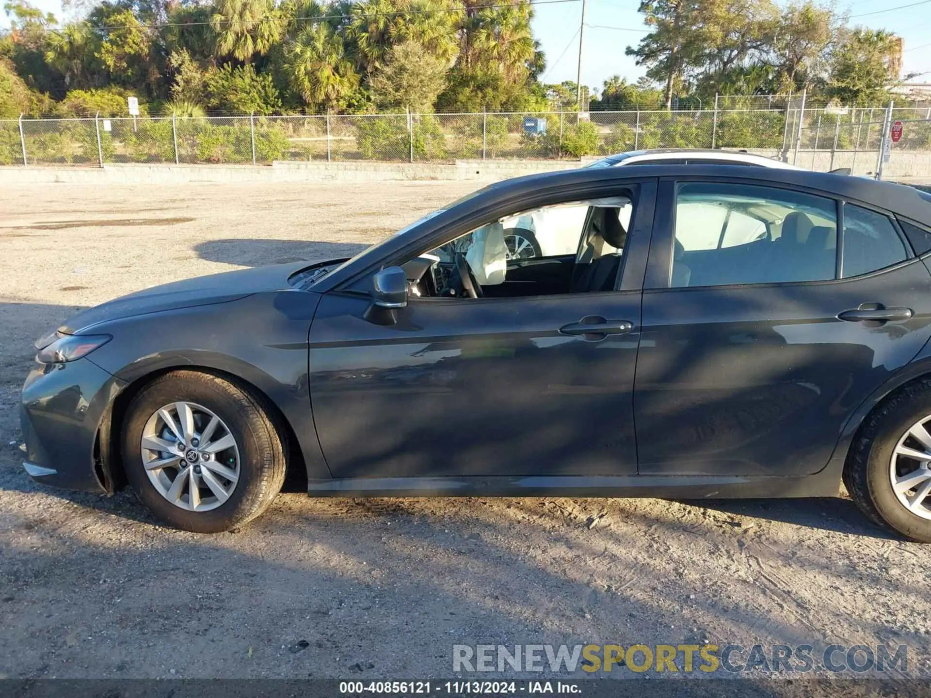 14 Photograph of a damaged car 4T1DAACKXSU533370 TOYOTA CAMRY 2025