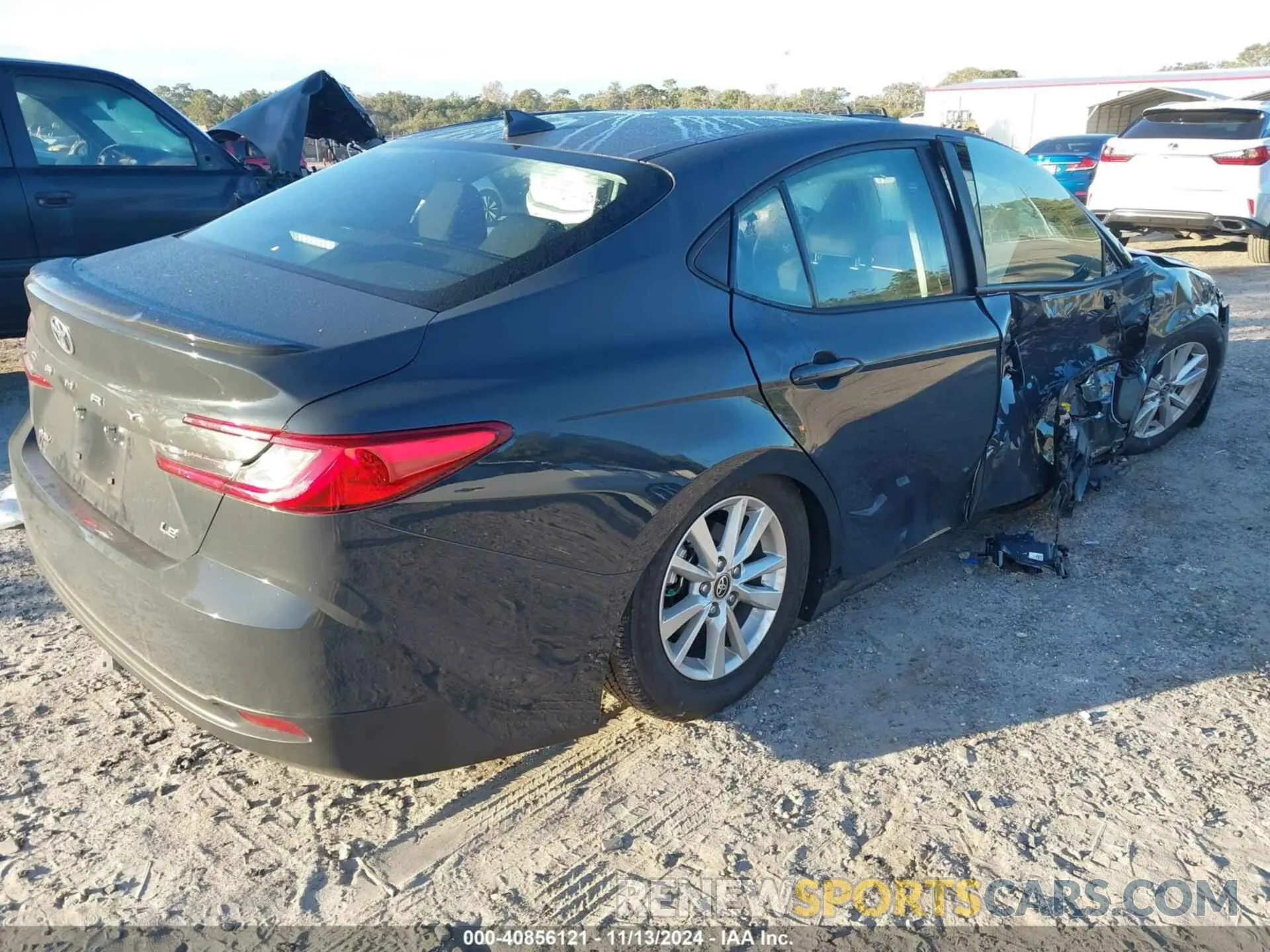 4 Photograph of a damaged car 4T1DAACKXSU533370 TOYOTA CAMRY 2025