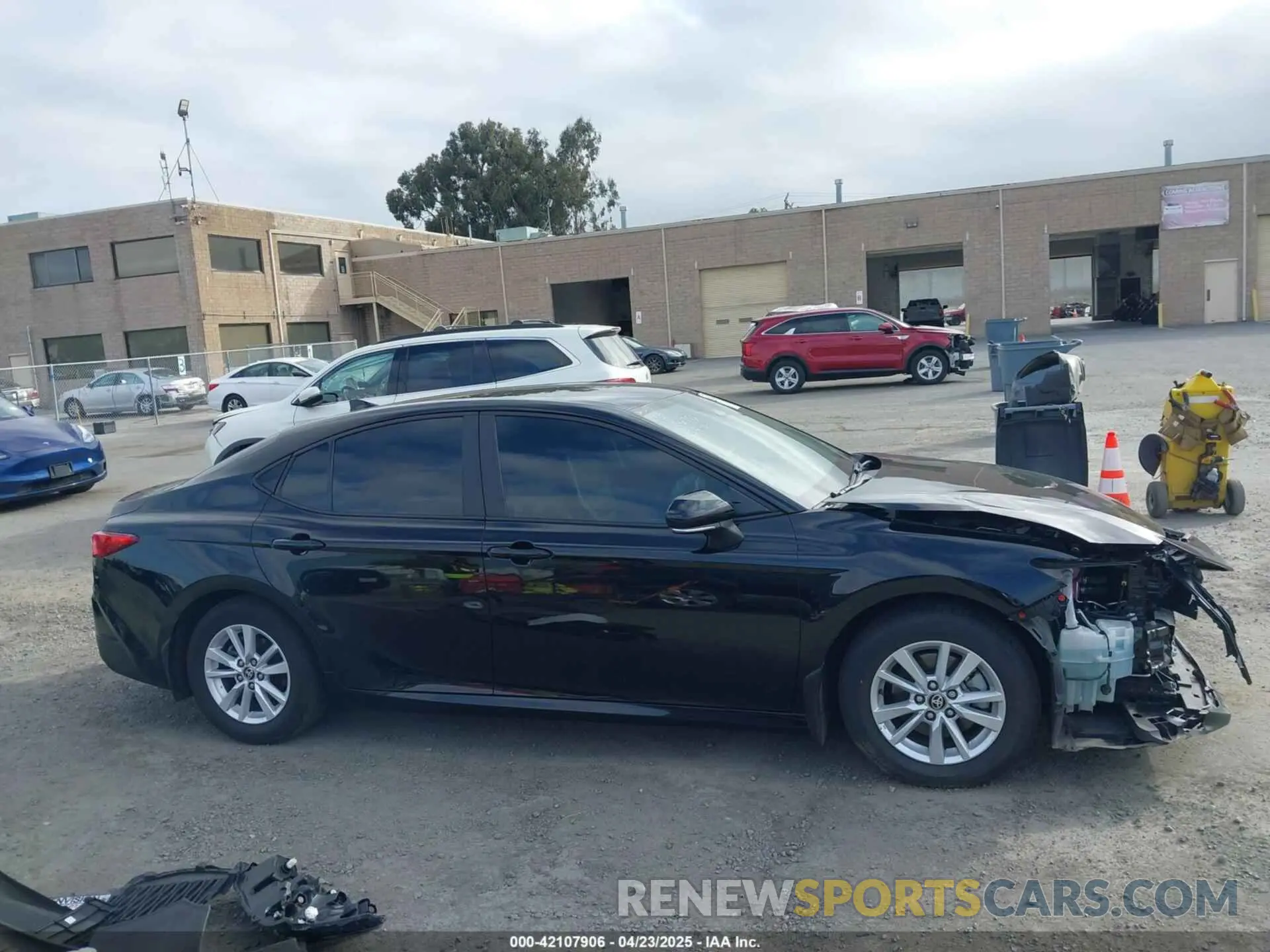 14 Photograph of a damaged car 4T1DAACKXSU535295 TOYOTA CAMRY 2025