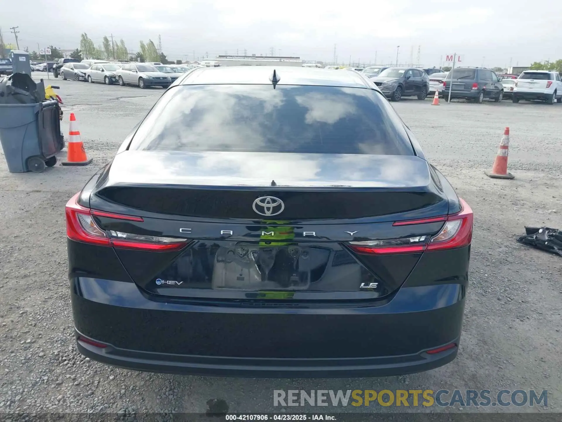 17 Photograph of a damaged car 4T1DAACKXSU535295 TOYOTA CAMRY 2025