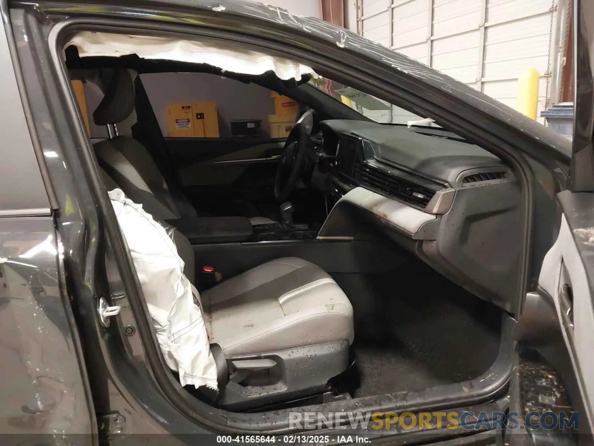 5 Photograph of a damaged car 4T1DAACKXSU548399 TOYOTA CAMRY 2025