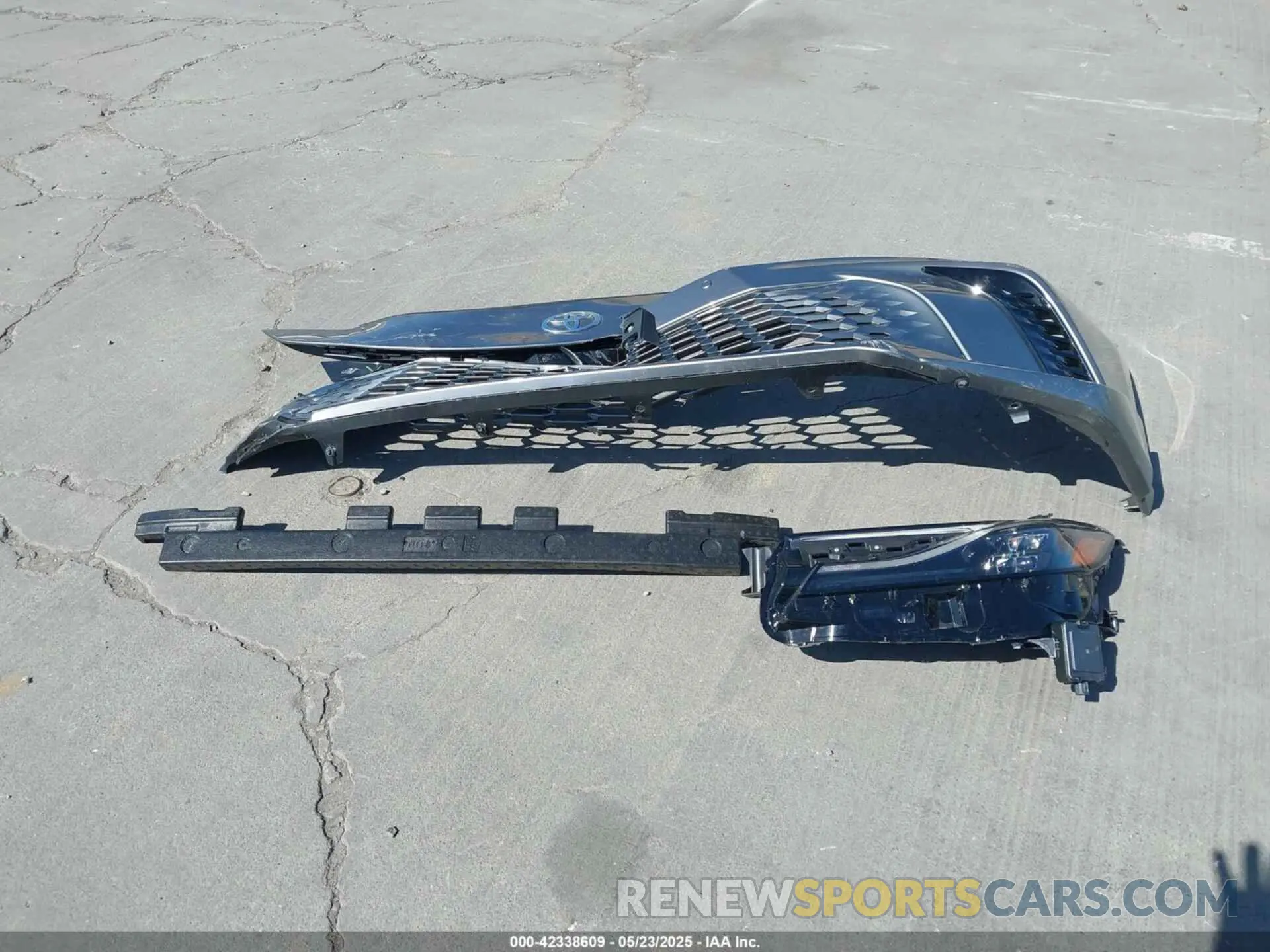 12 Photograph of a damaged car 4T1DAACKXSU554364 TOYOTA CAMRY 2025
