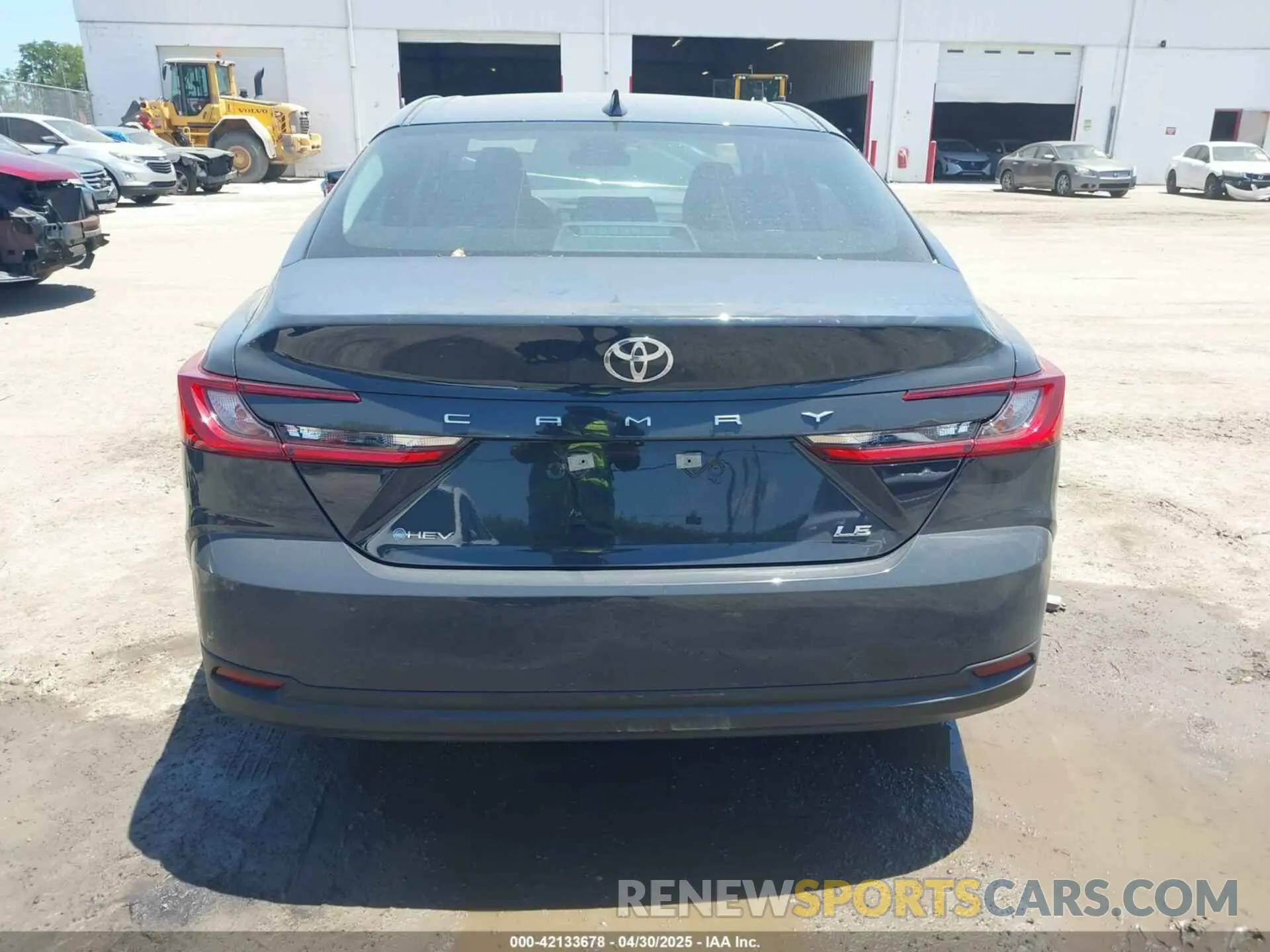 17 Photograph of a damaged car 4T1DAACKXSU573688 TOYOTA CAMRY 2025