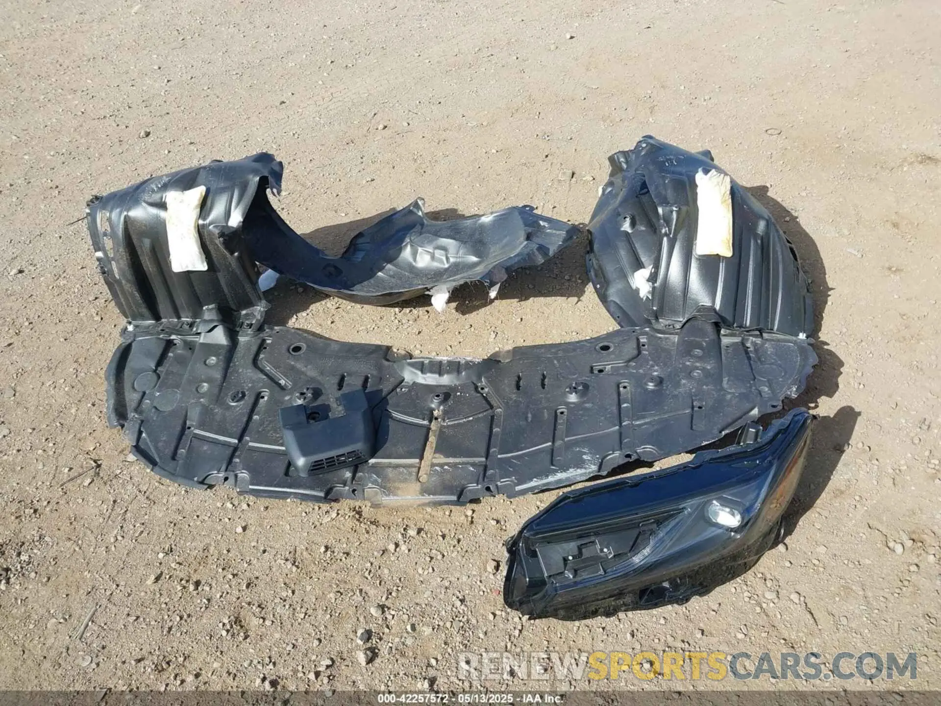 11 Photograph of a damaged car 4T1DAACKXSU573738 TOYOTA CAMRY 2025