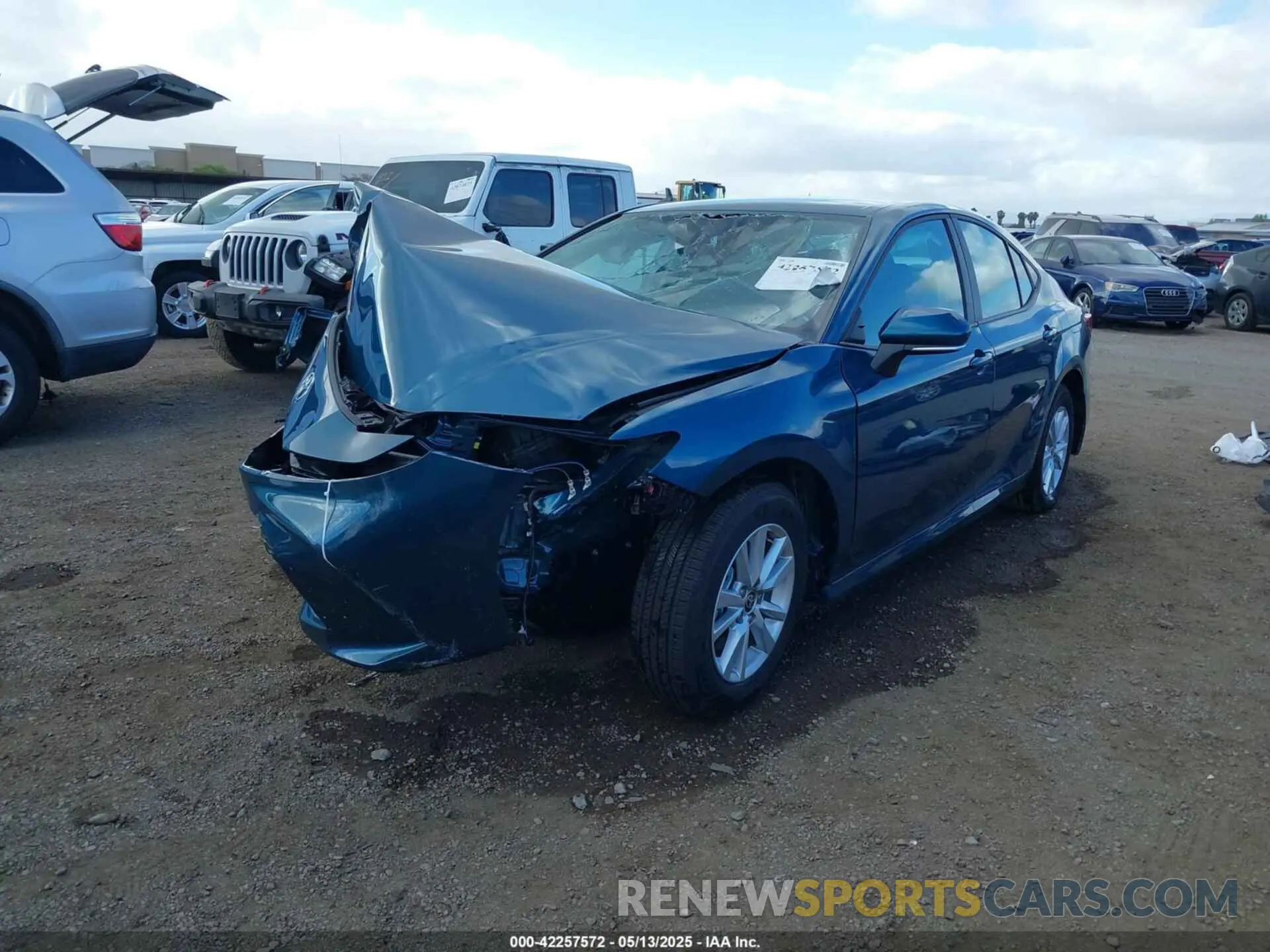 2 Photograph of a damaged car 4T1DAACKXSU573738 TOYOTA CAMRY 2025