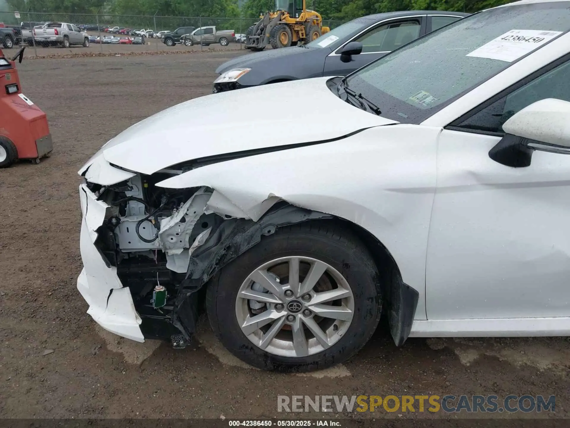 18 Photograph of a damaged car 4T1DAACKXSU587395 TOYOTA CAMRY 2025