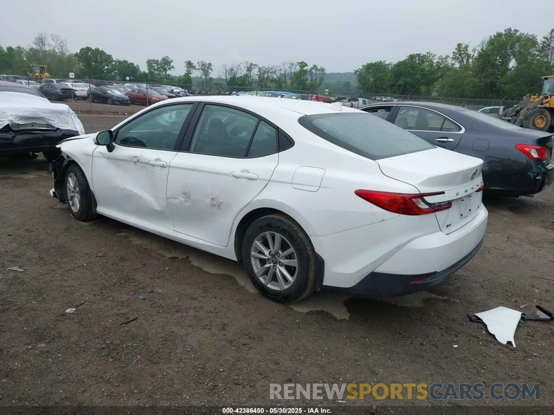3 Photograph of a damaged car 4T1DAACKXSU587395 TOYOTA CAMRY 2025