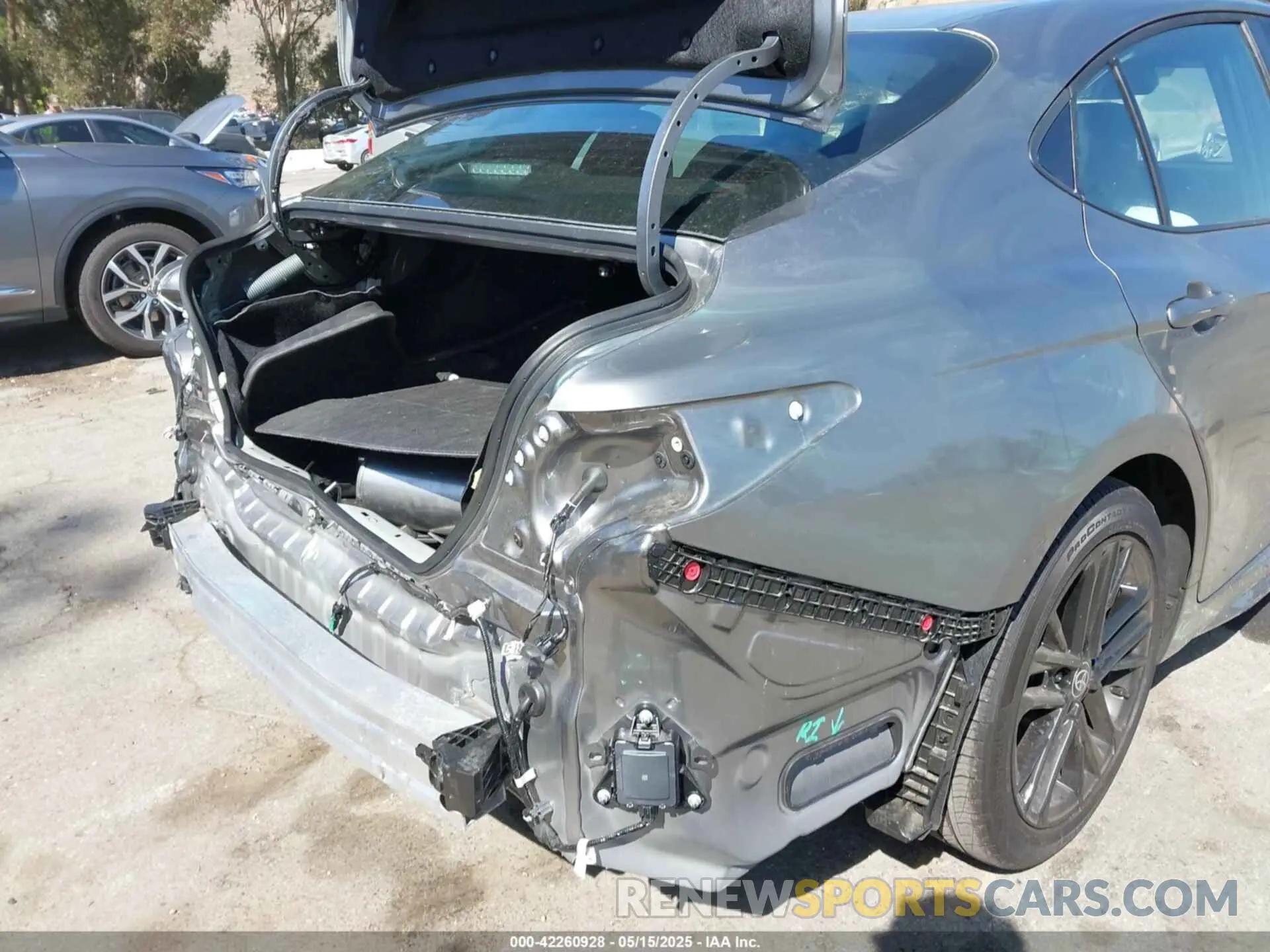 19 Photograph of a damaged car 4T1DAACKXSU599112 TOYOTA CAMRY 2025