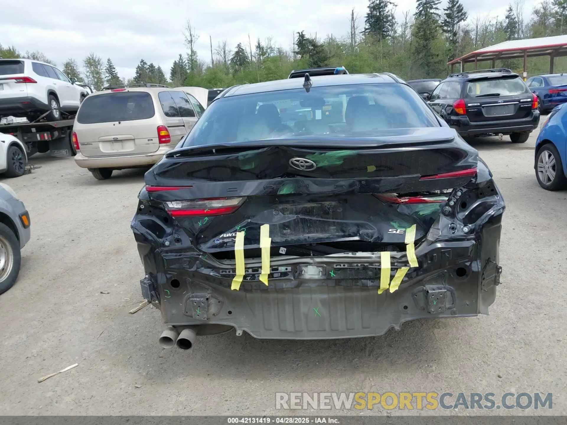 17 Photograph of a damaged car 4T1DBADK0SU000861 TOYOTA CAMRY 2025