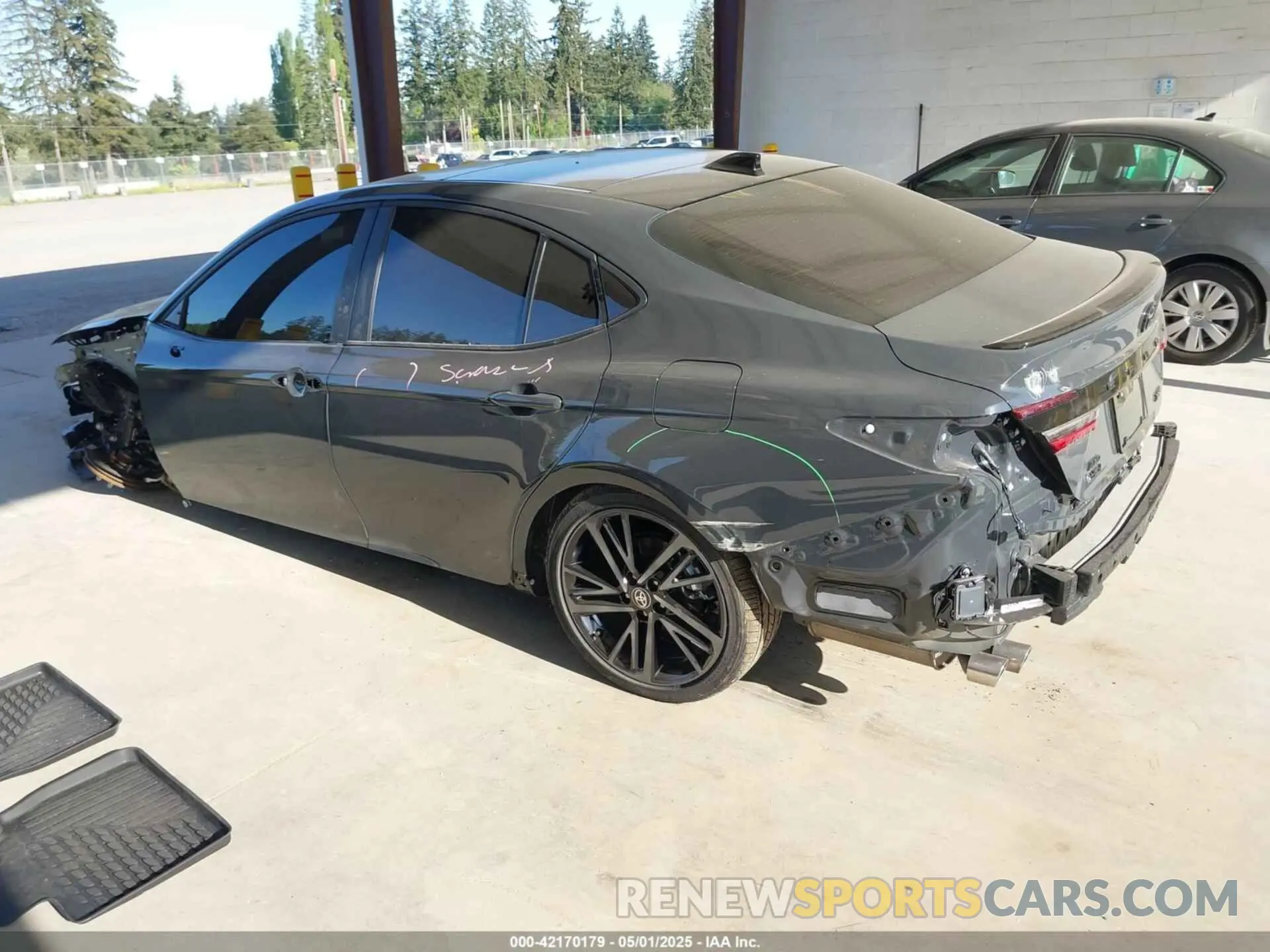 3 Photograph of a damaged car 4T1DBADK0SU016820 TOYOTA CAMRY 2025