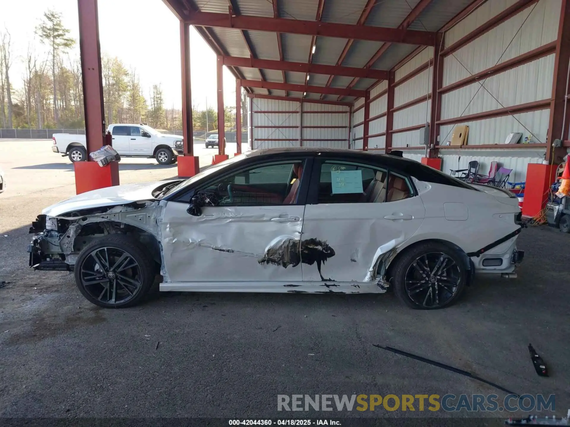 15 Photograph of a damaged car 4T1DBADK0SU020771 TOYOTA CAMRY 2025