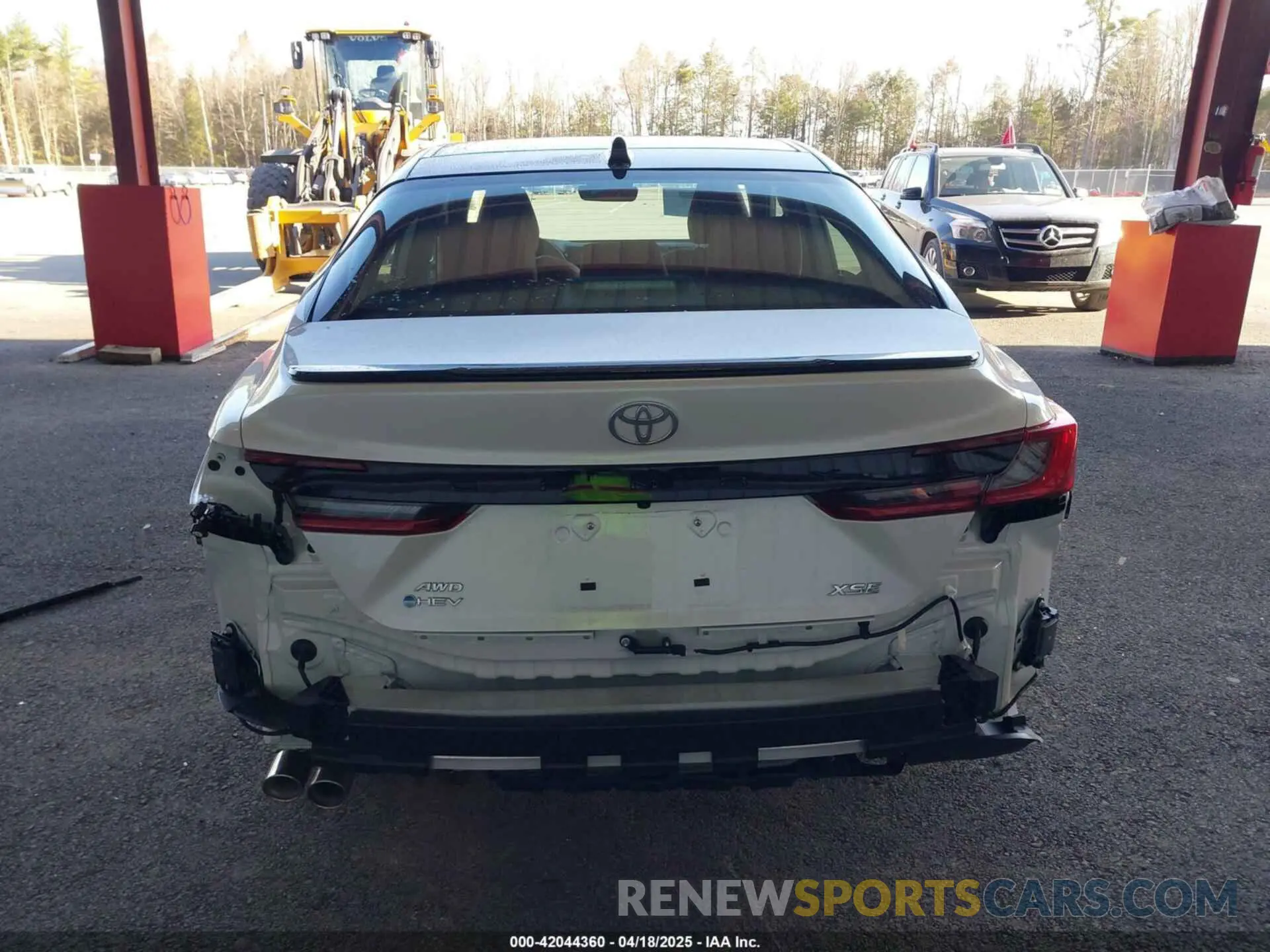 17 Photograph of a damaged car 4T1DBADK0SU020771 TOYOTA CAMRY 2025